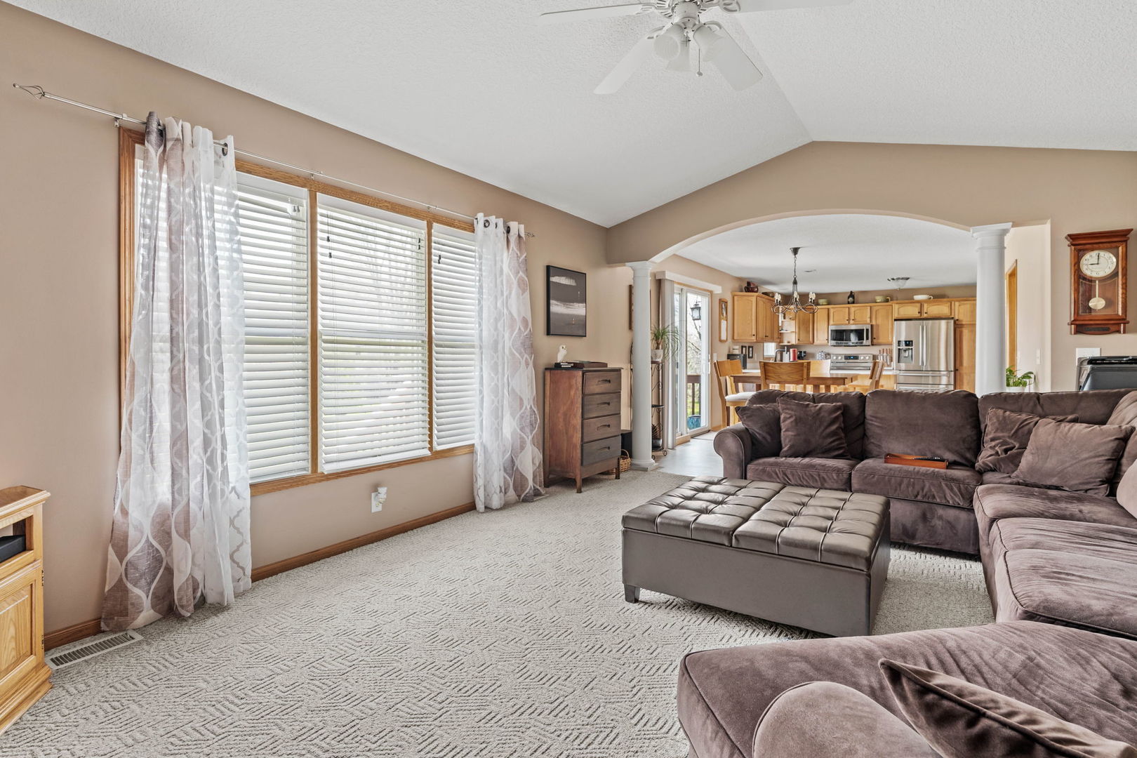 702 N Meadows Court