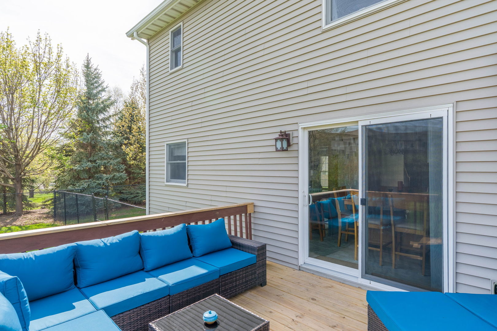 702 N Meadows Court