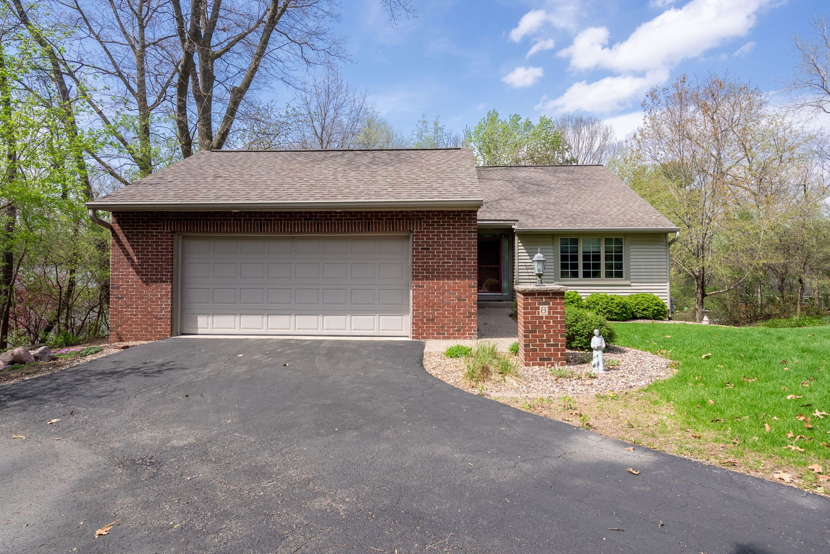 8 Briarwood Lane