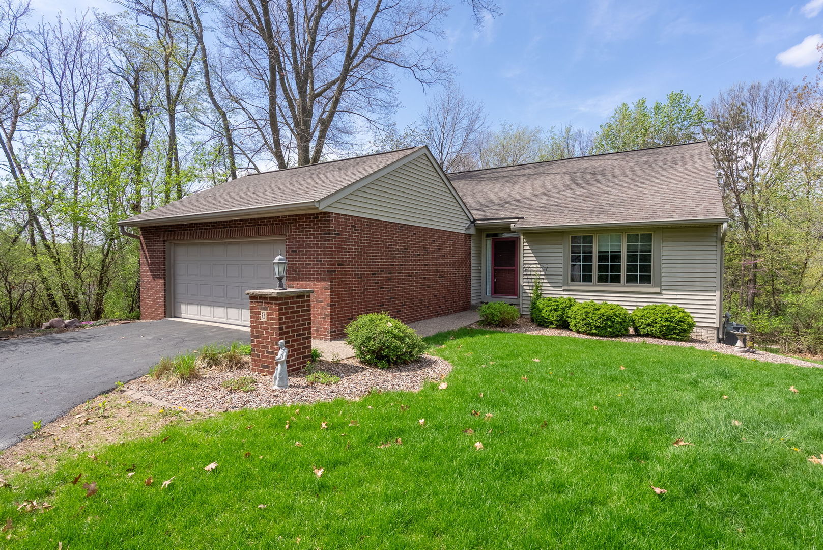 8 Briarwood Lane