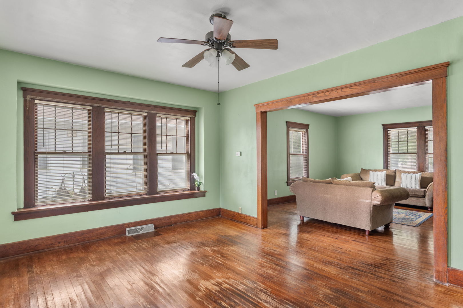 1121 W 15th Street