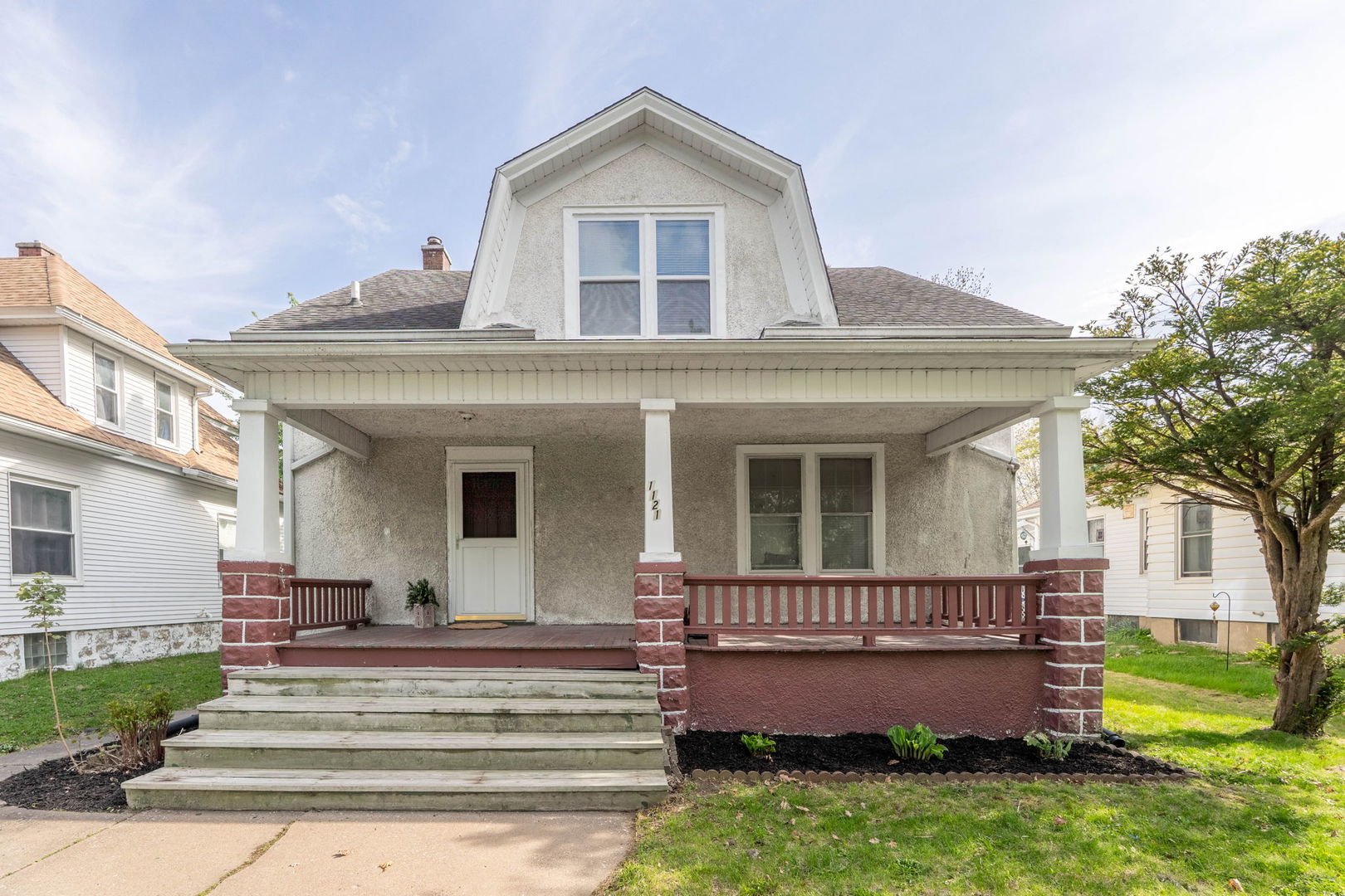 1121 W 15th Street