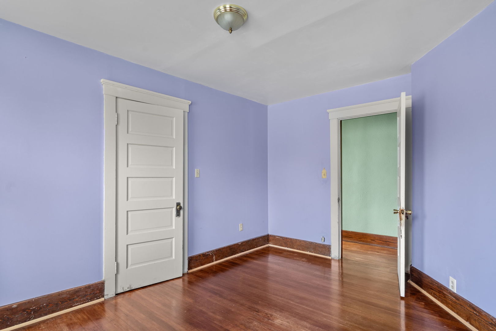 1121 W 15th Street