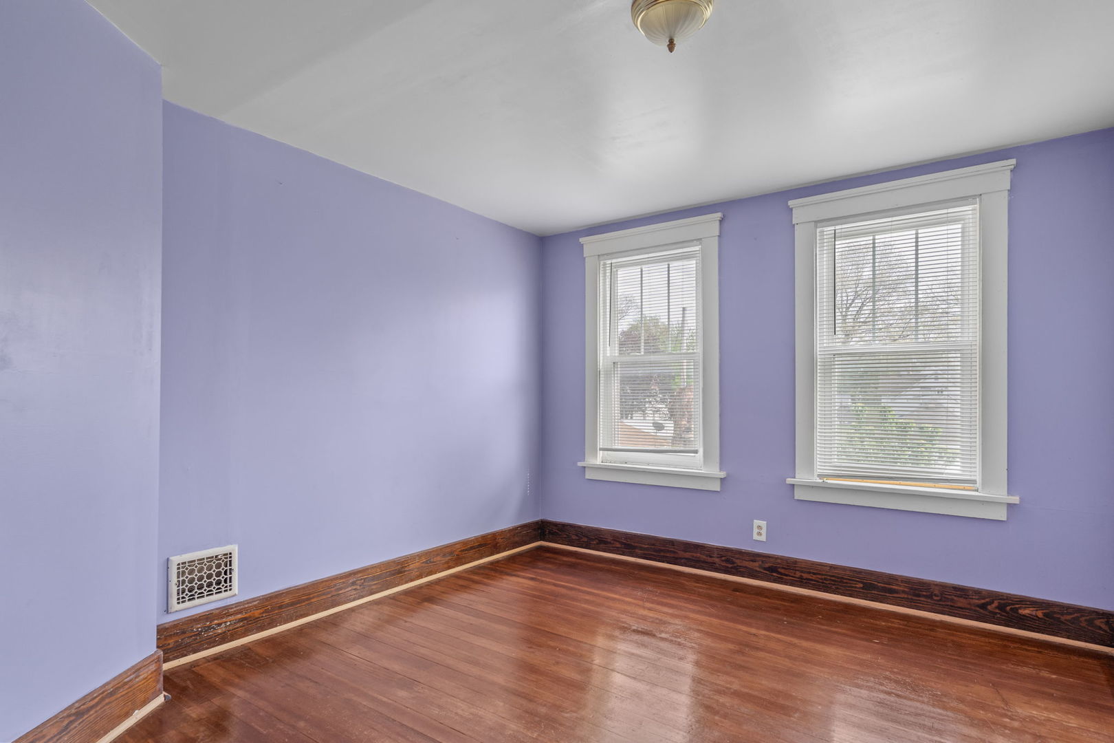 1121 W 15th Street