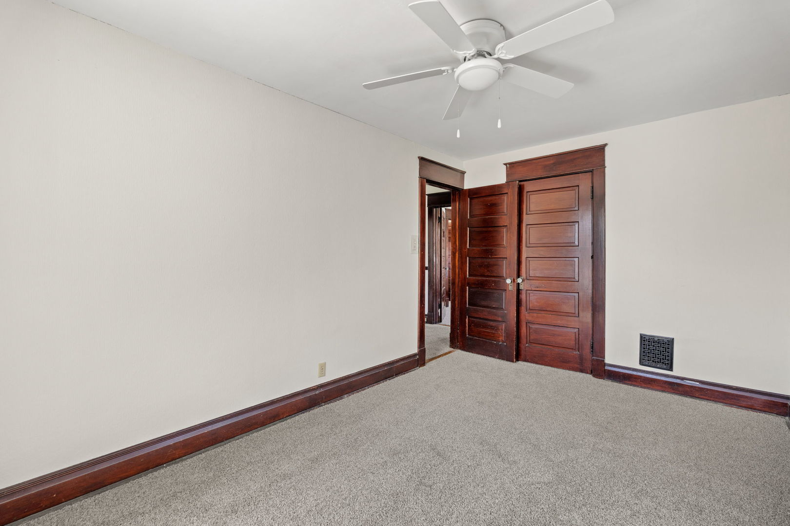 813 W Locust Street
