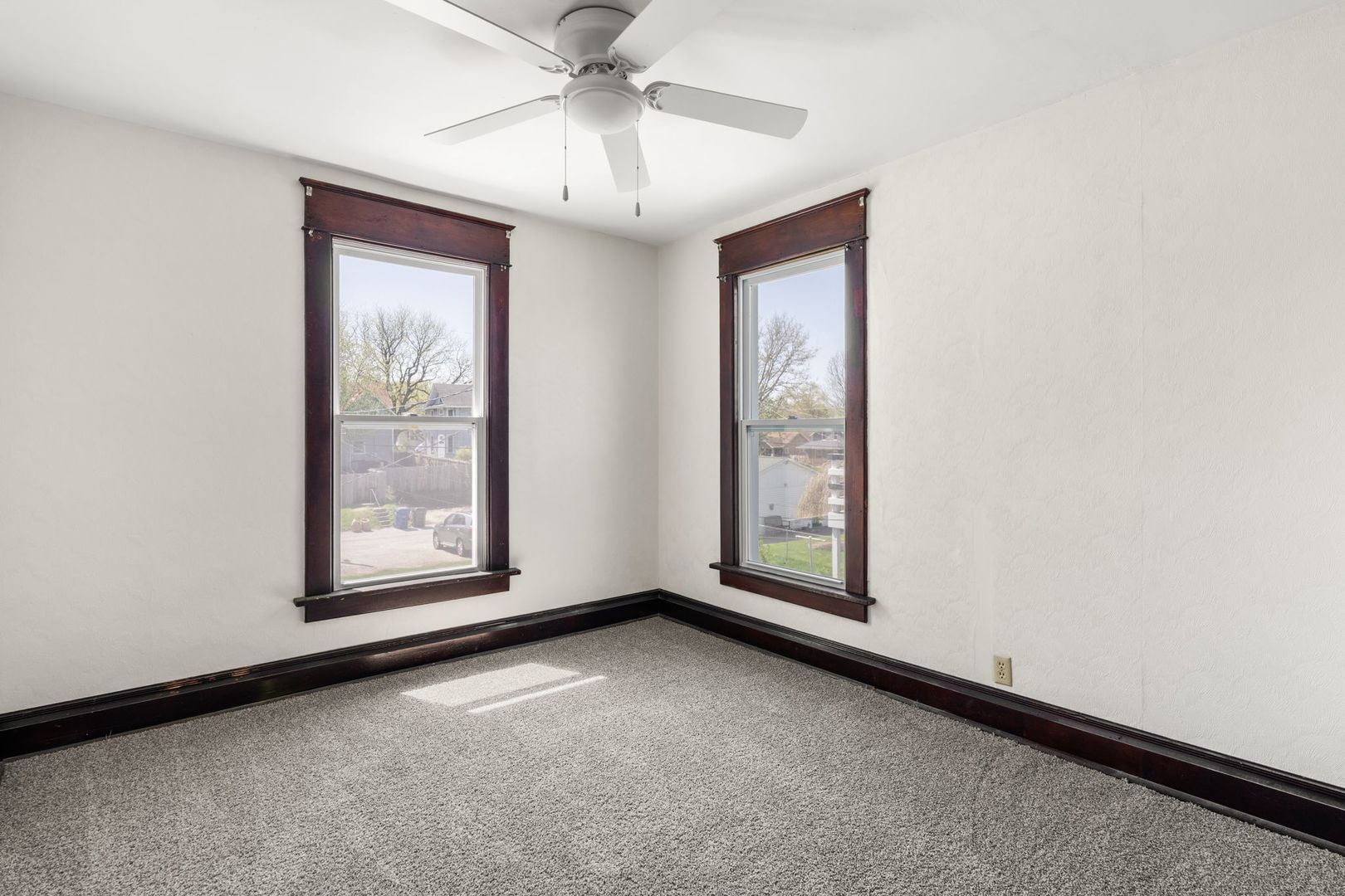 813 W Locust Street