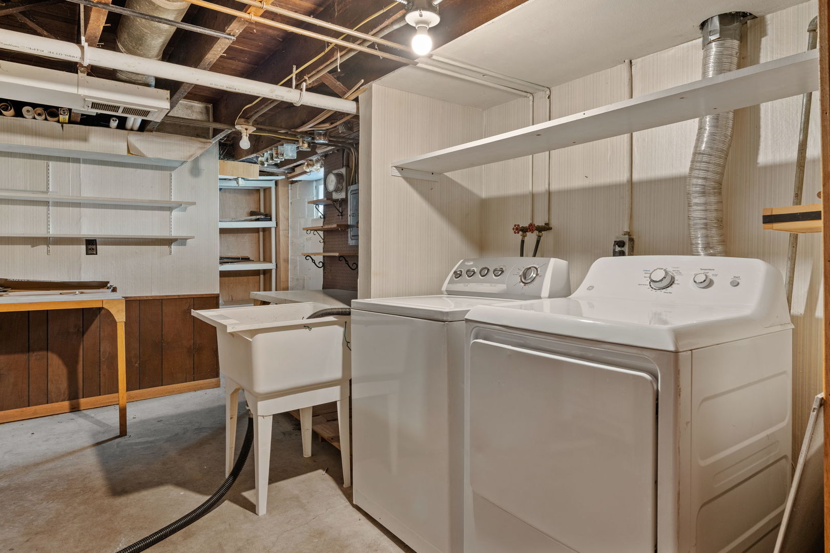 813 W Locust Street