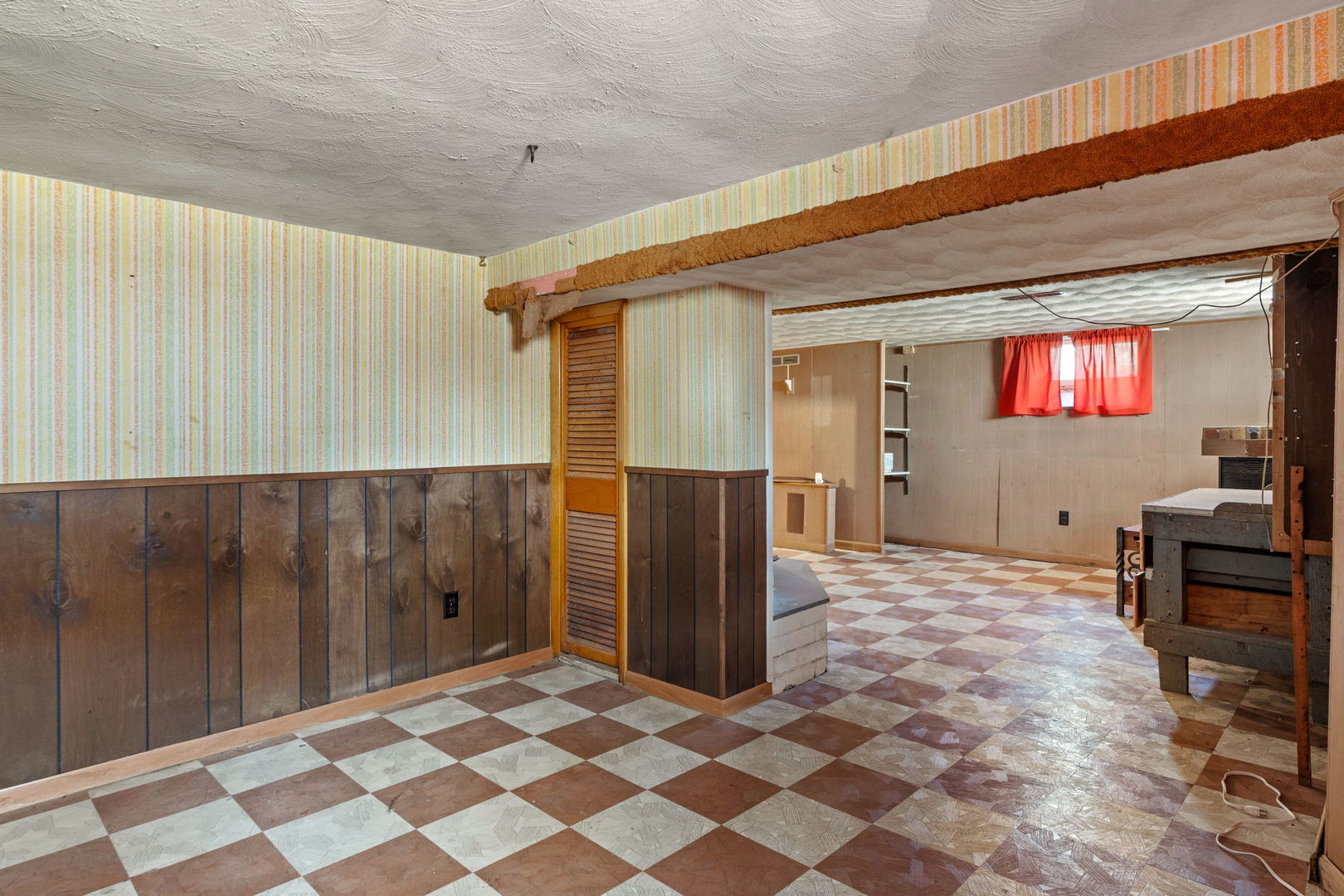 813 W Locust Street