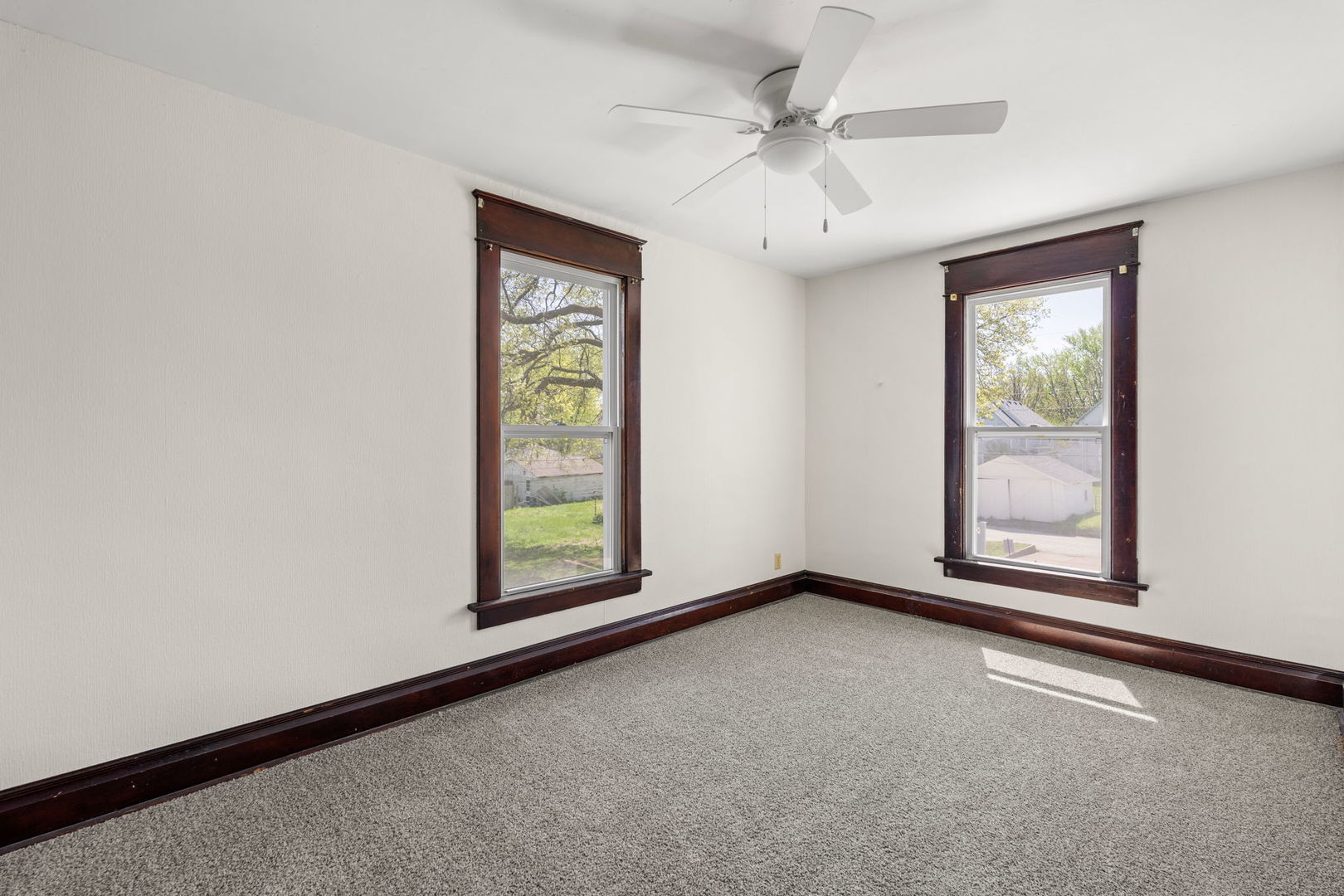 813 W Locust Street