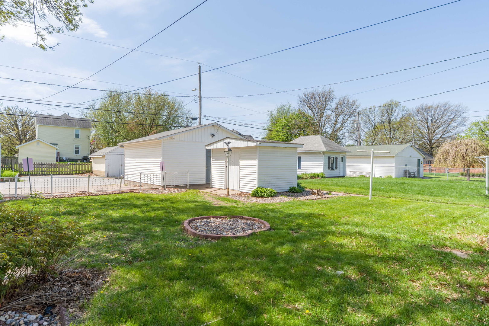 813 W Locust Street