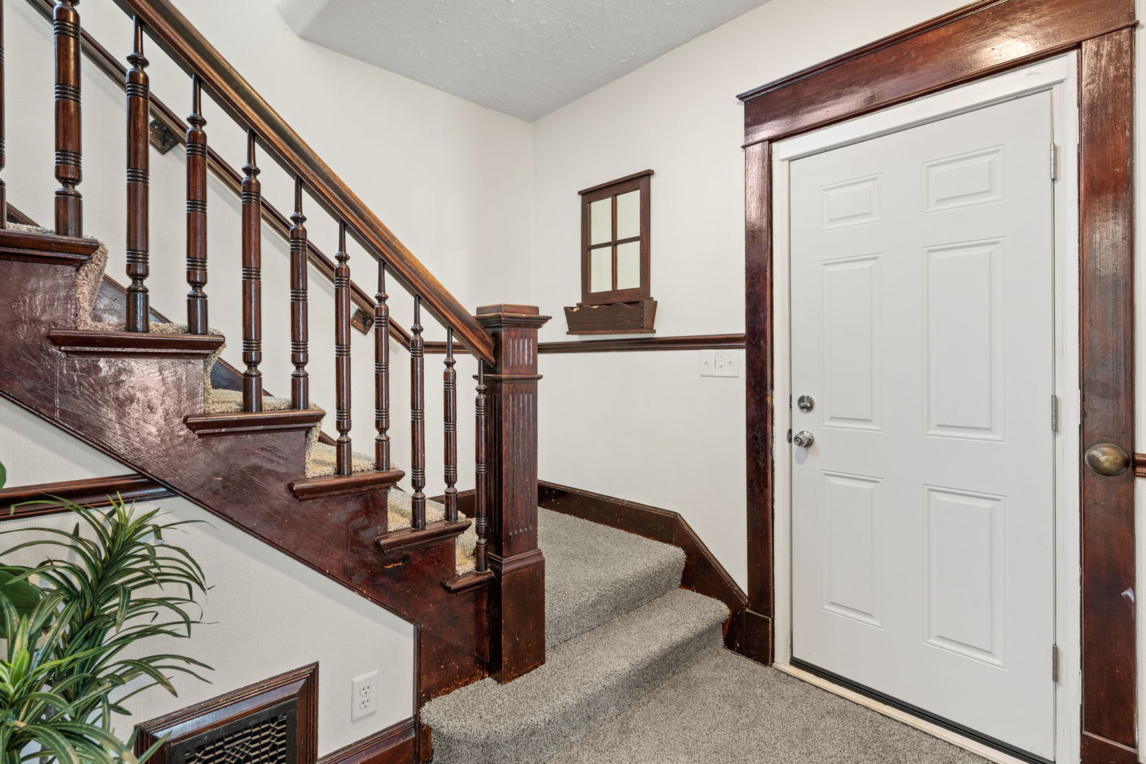 813 W Locust Street