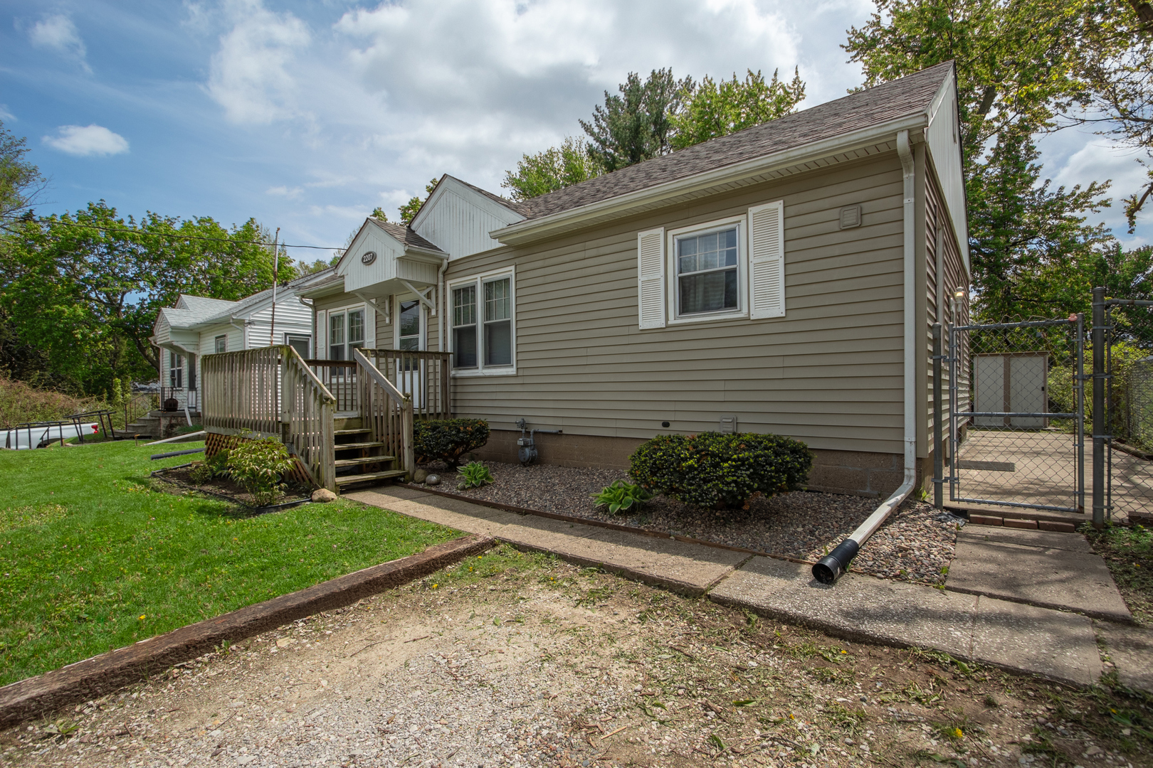 2207 W 51st Street