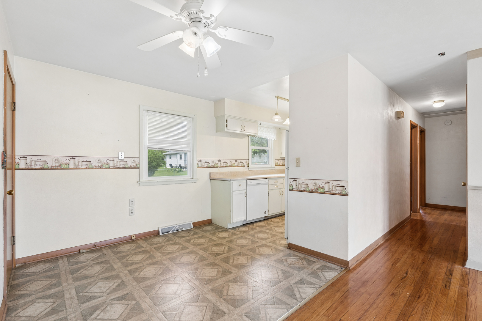 3323 W Denison Avenue