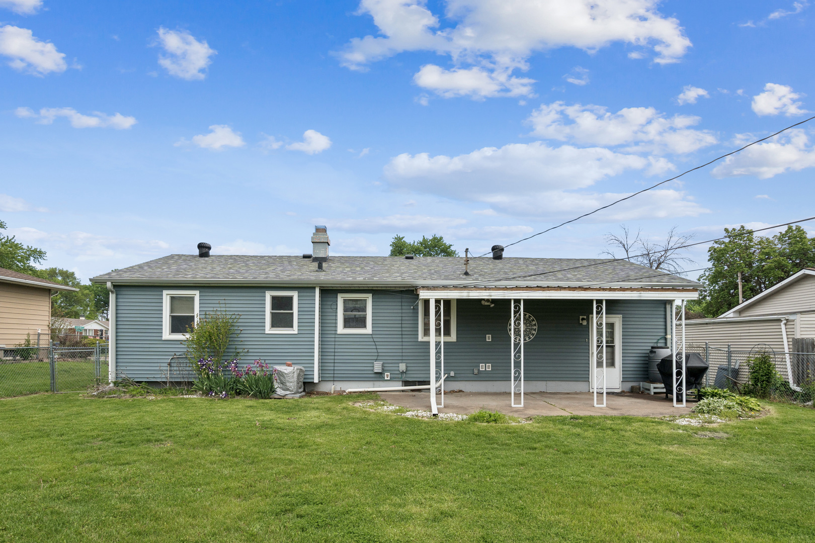 3323 W Denison Avenue