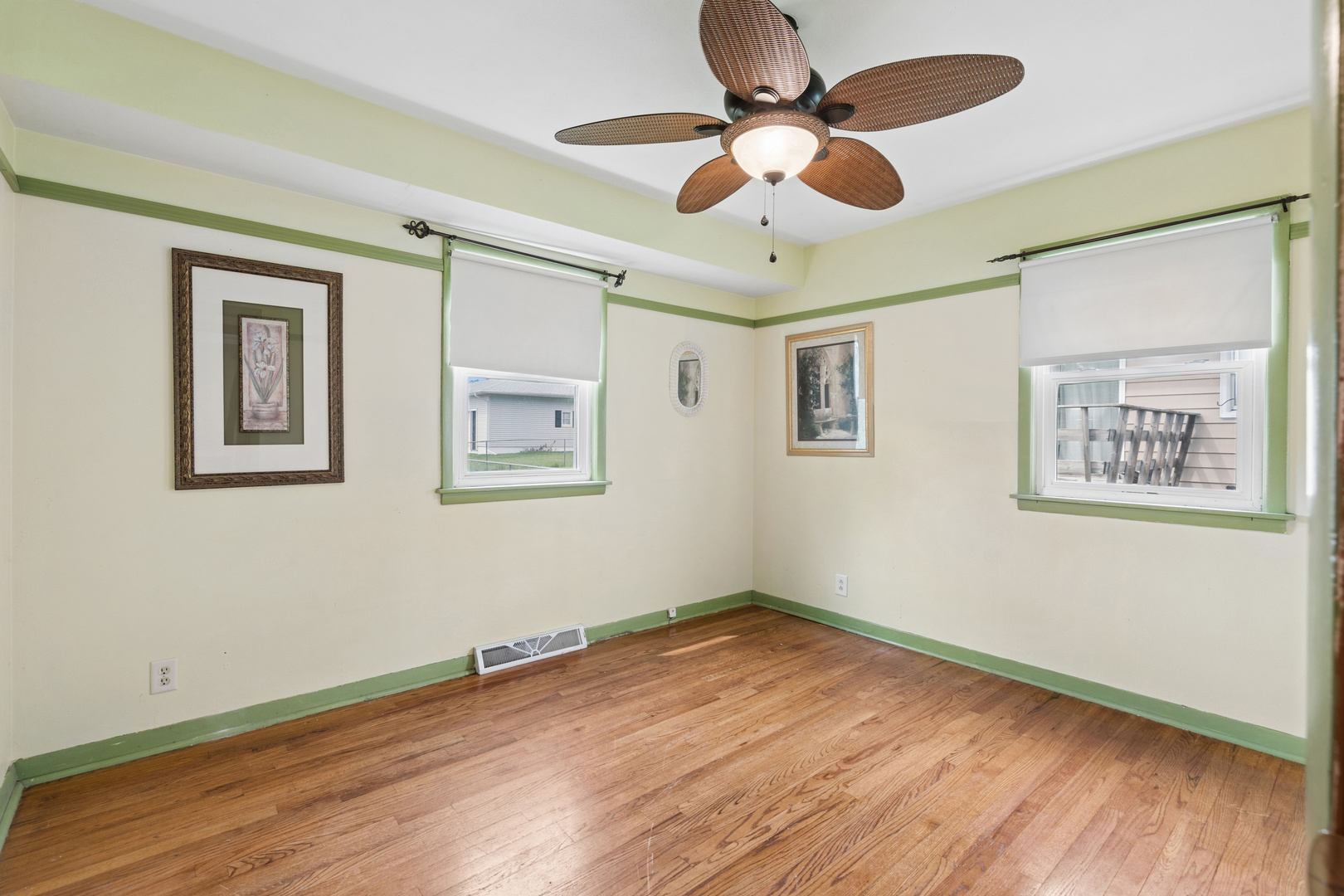 3323 W Denison Avenue