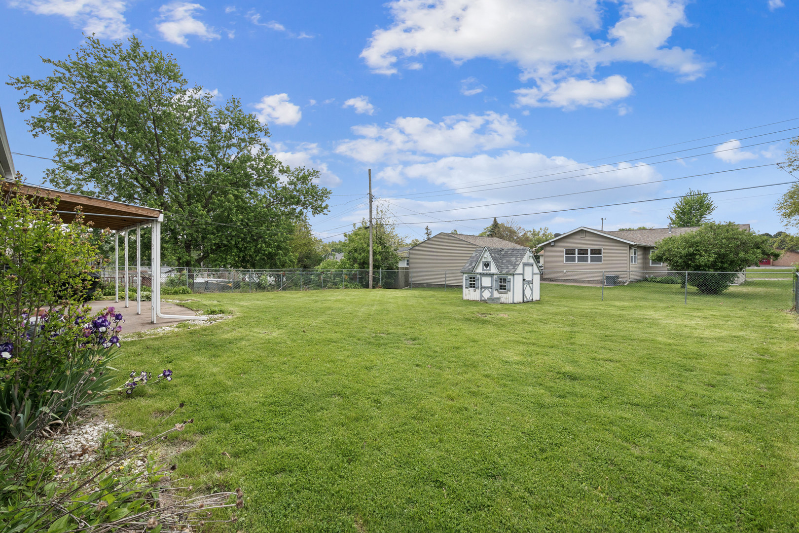 3323 W Denison Avenue