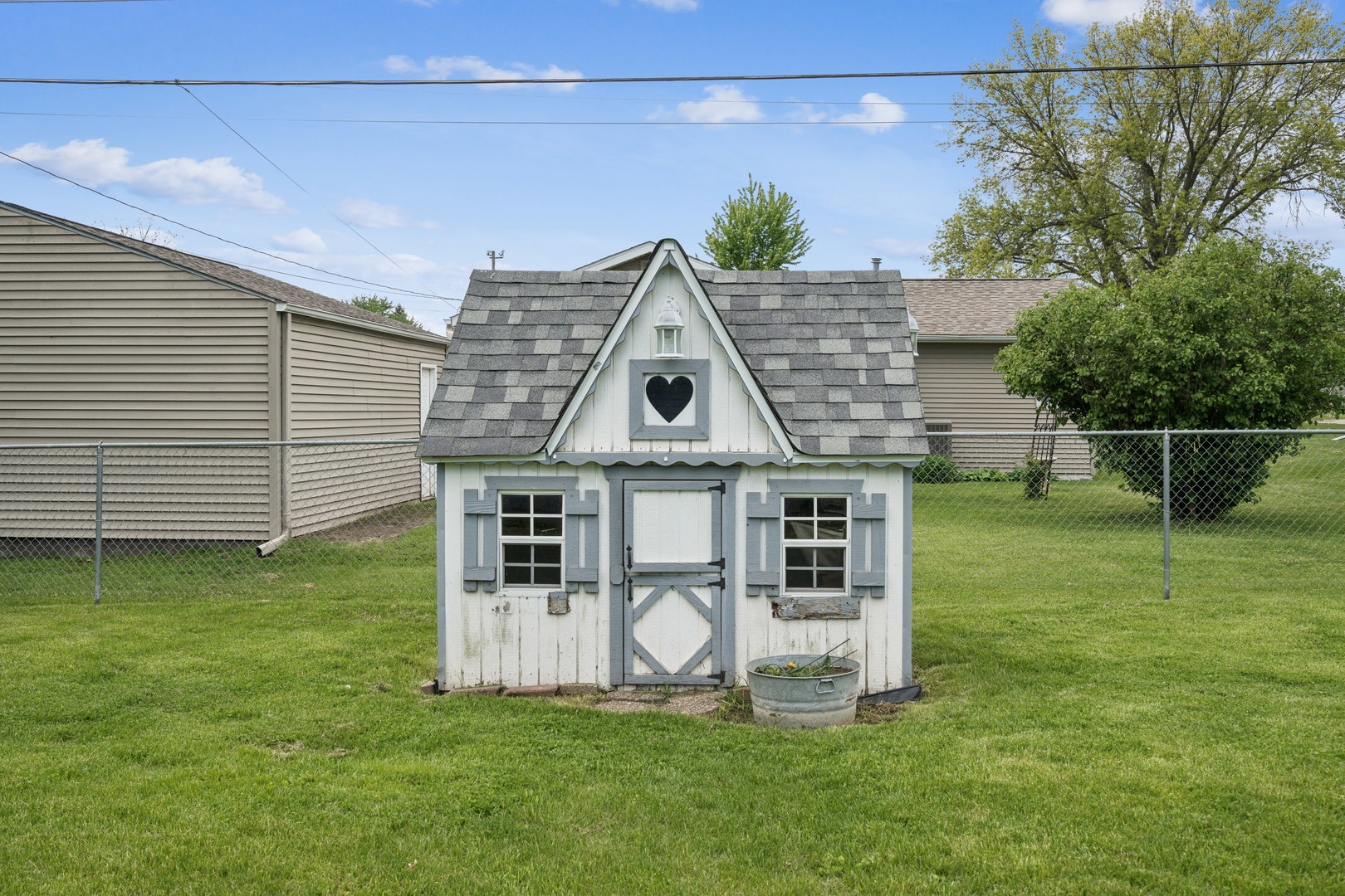 3323 W Denison Avenue