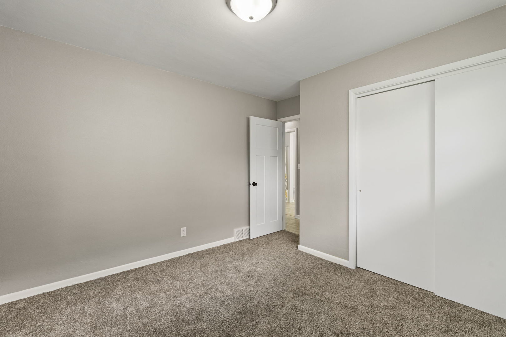 1107 Hawthorne Drive