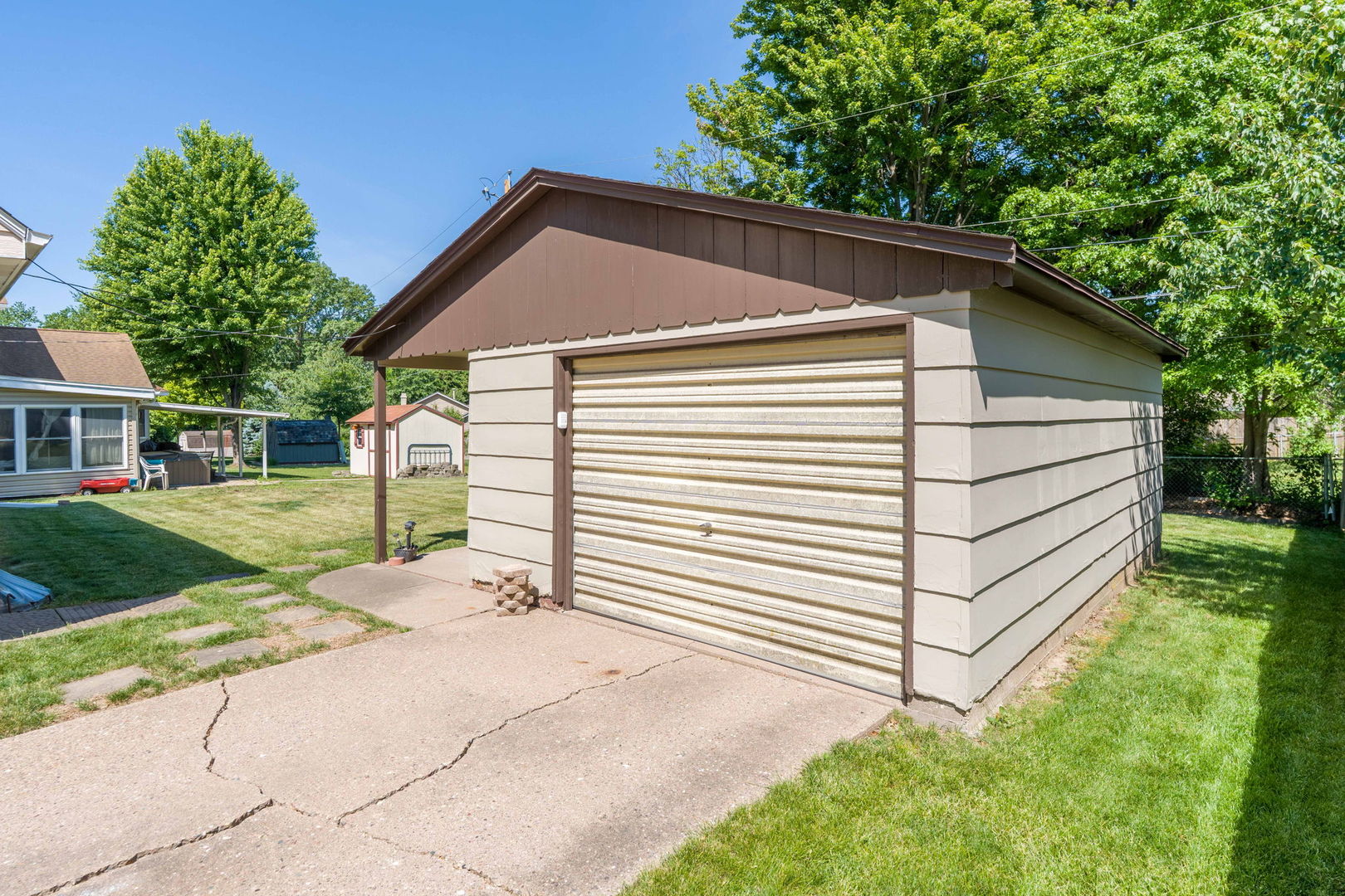 2368 Queens Court