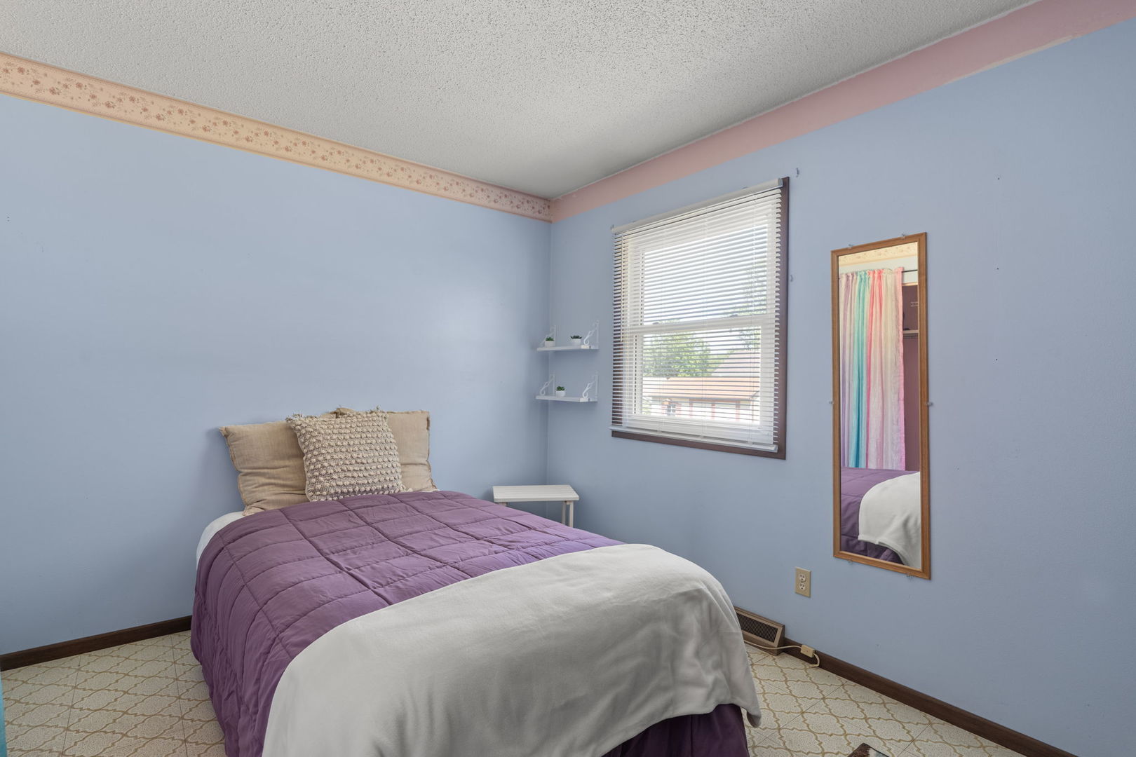 2368 Queens Court