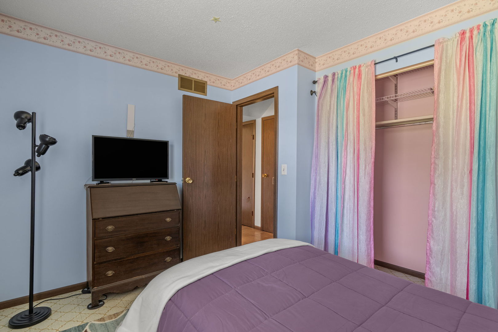 2368 Queens Court