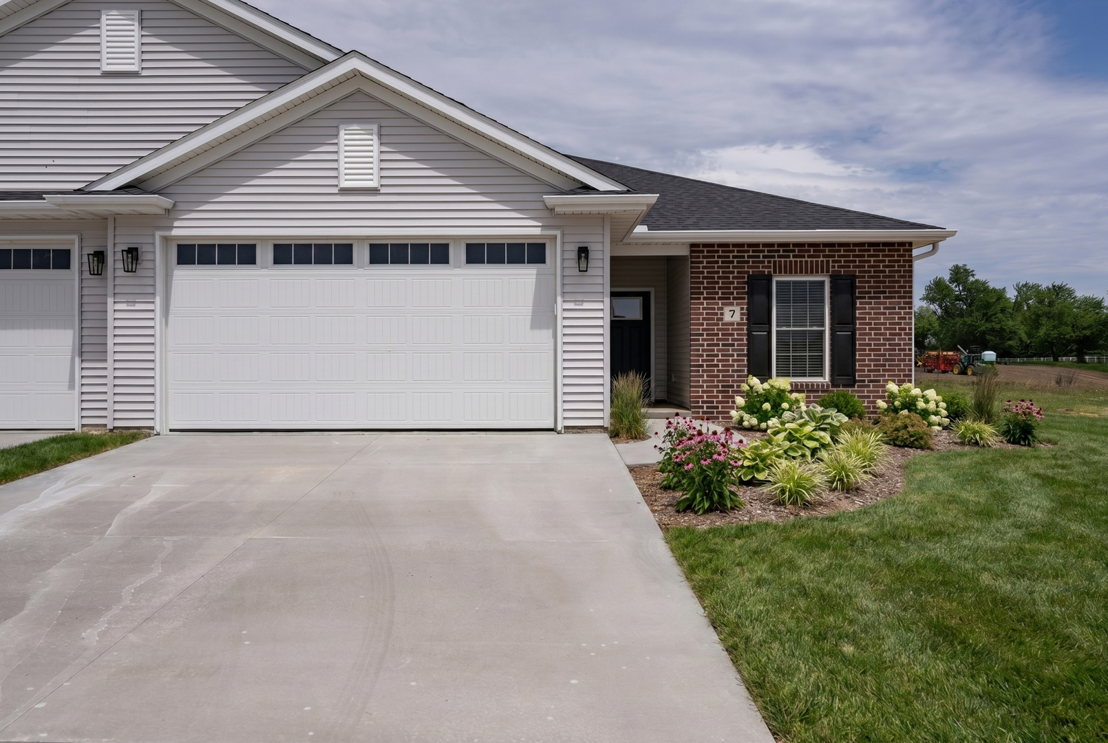 34 FRANK Court