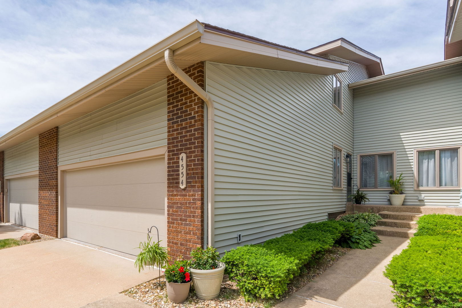 4554 Bunker Hill Drive