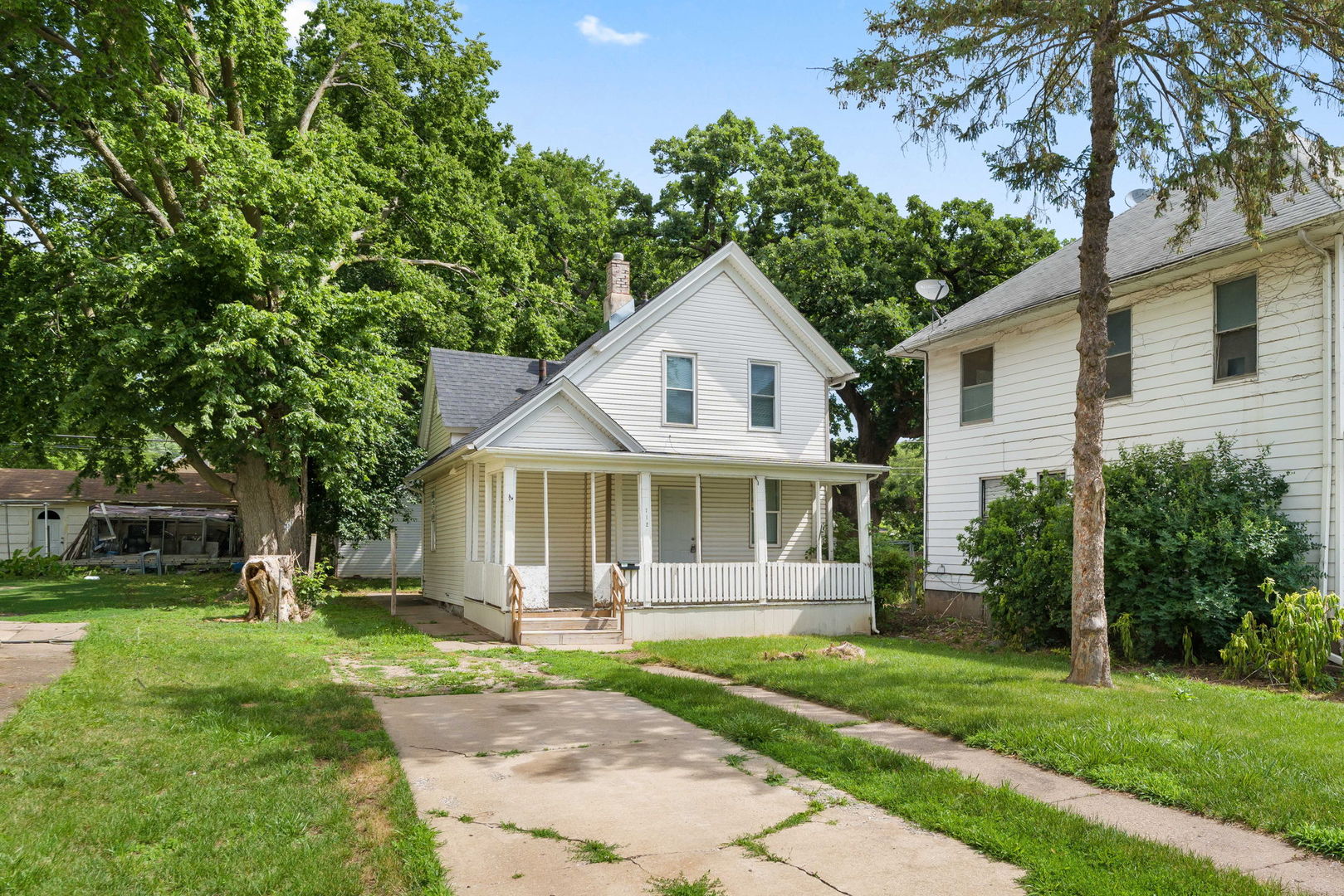712 E 15th Street