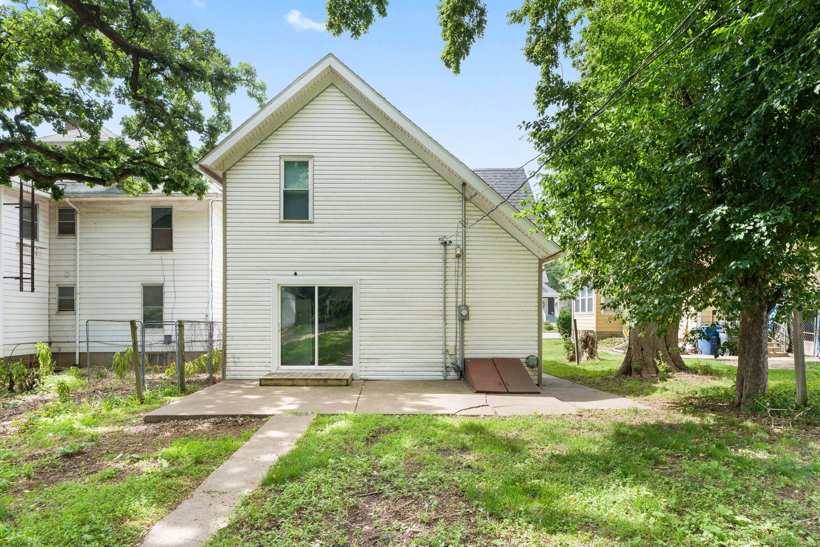 712 E 15th Street