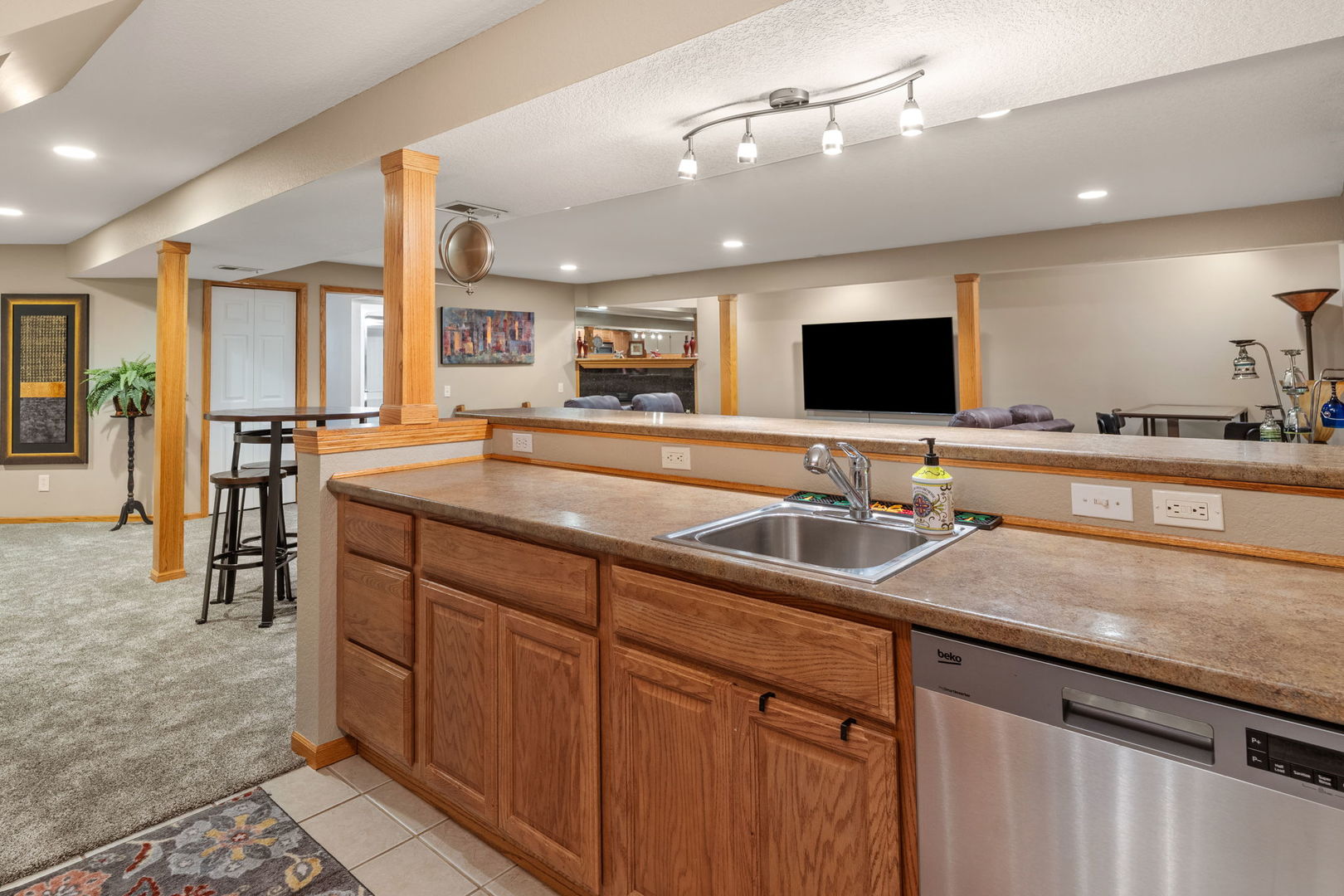 3421 Meadow Court