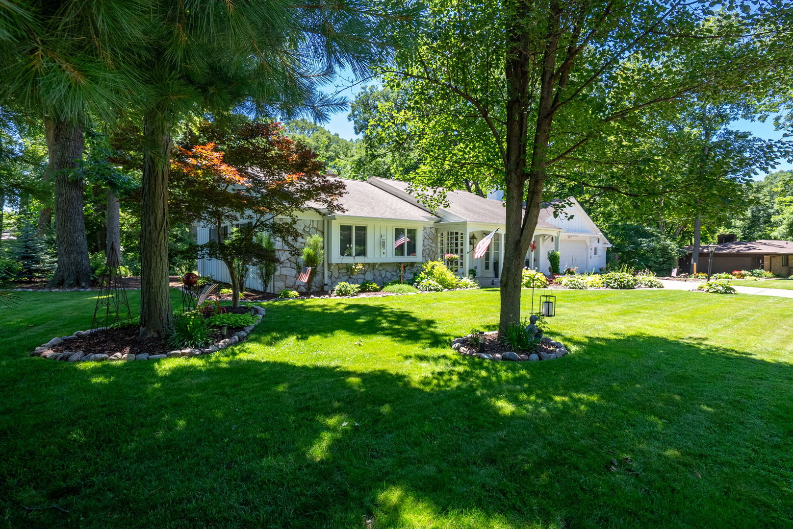 1910 GLENWOOD Drive