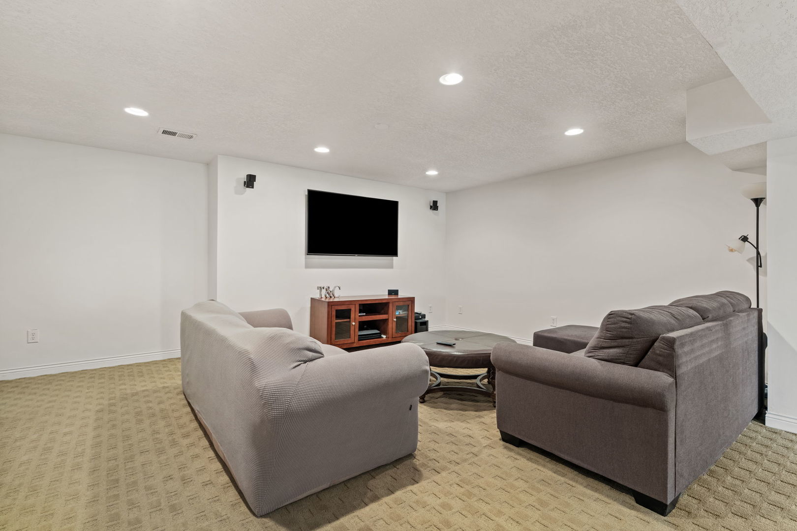 6404 Forest Road