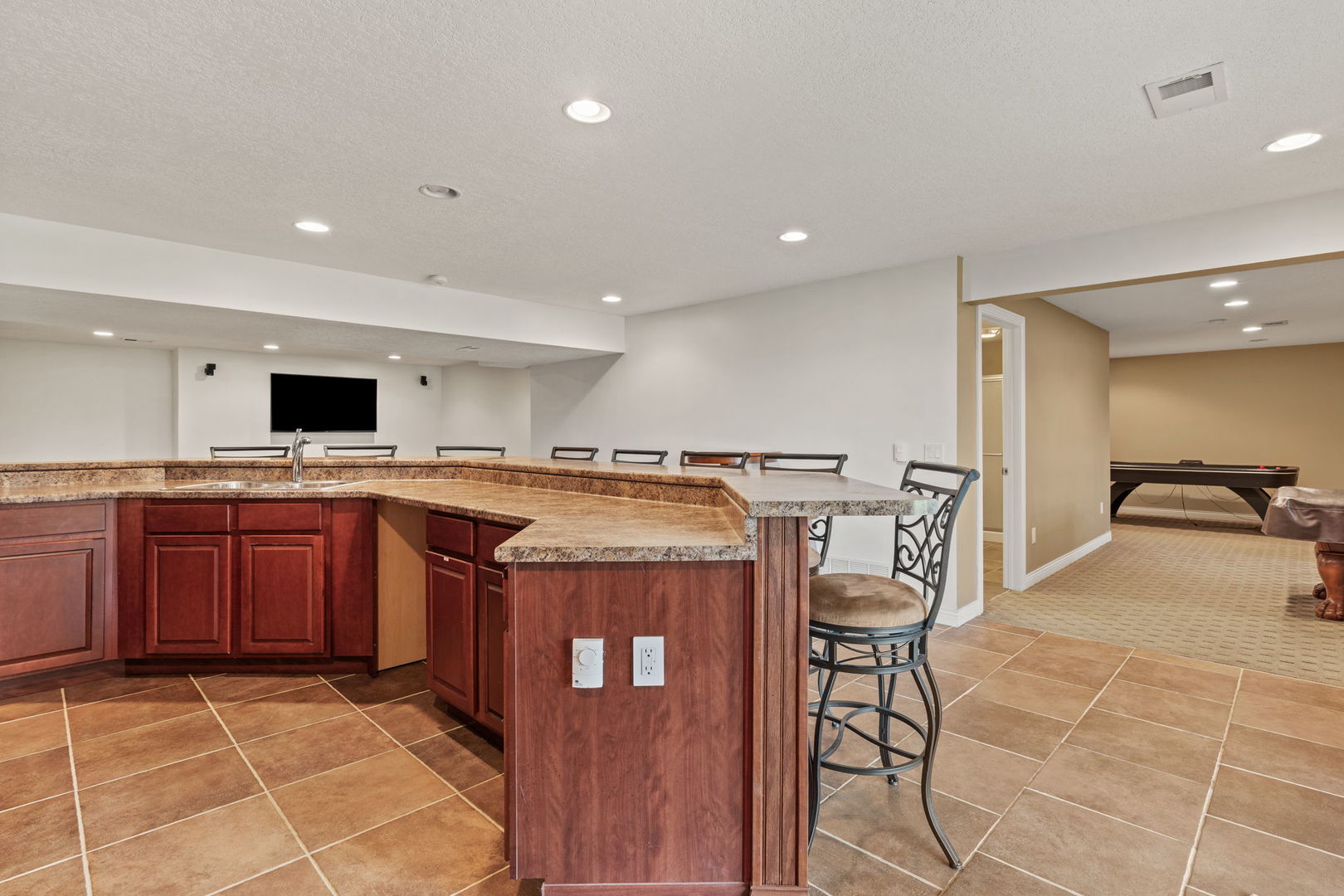 6404 Forest Road