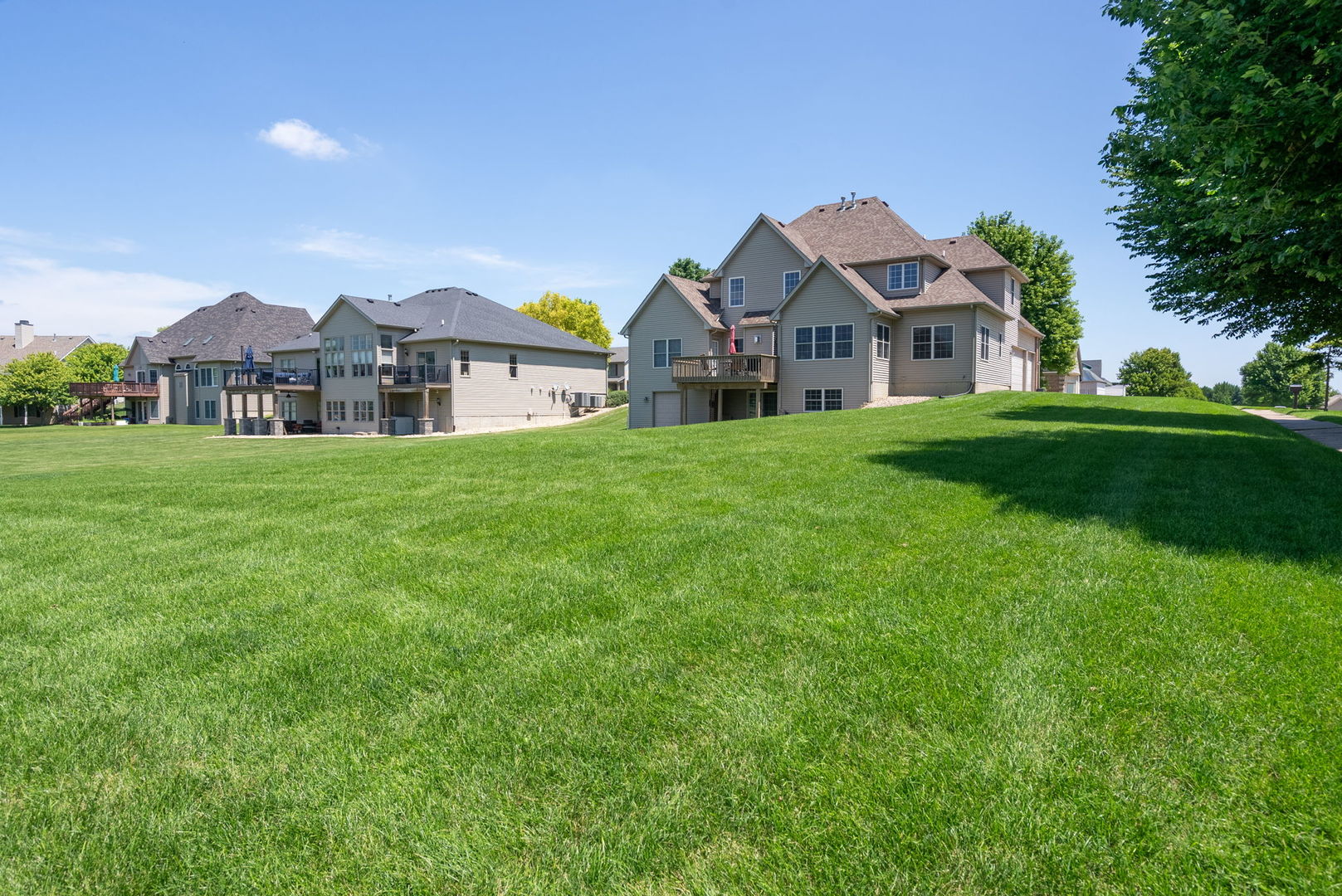 6404 Forest Road