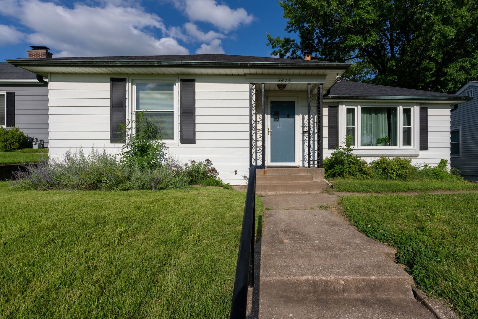 2415 Glen Place