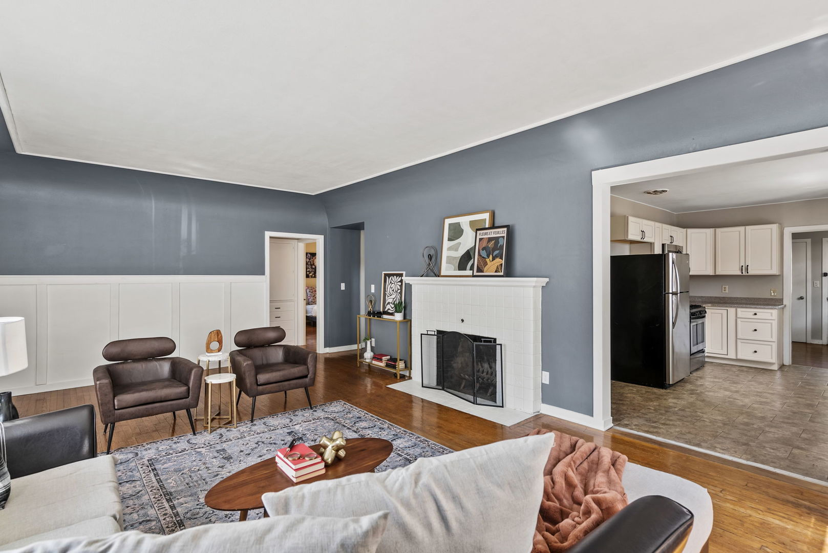 2415 Glen Place