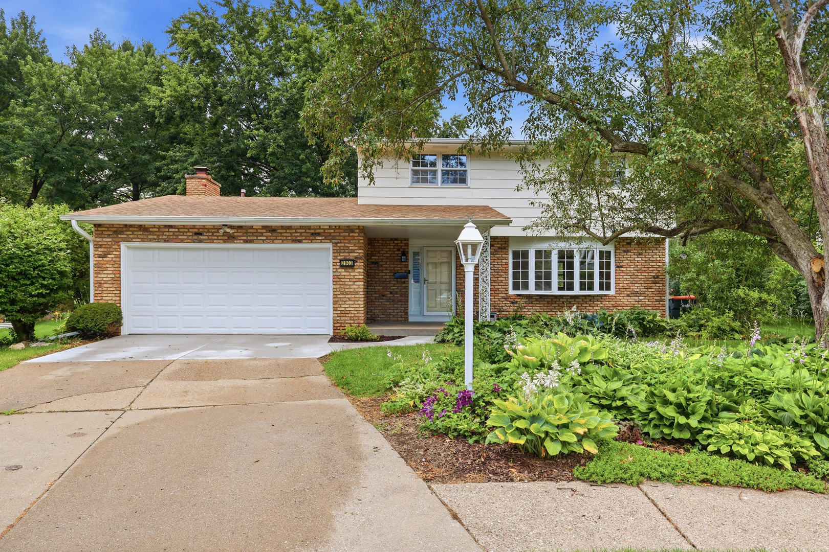 2903 Woodland Court