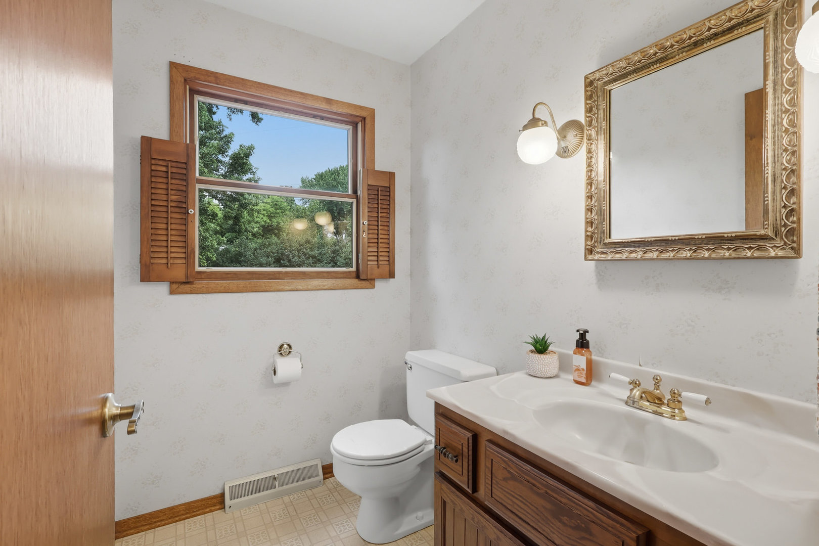 2903 Woodland Court