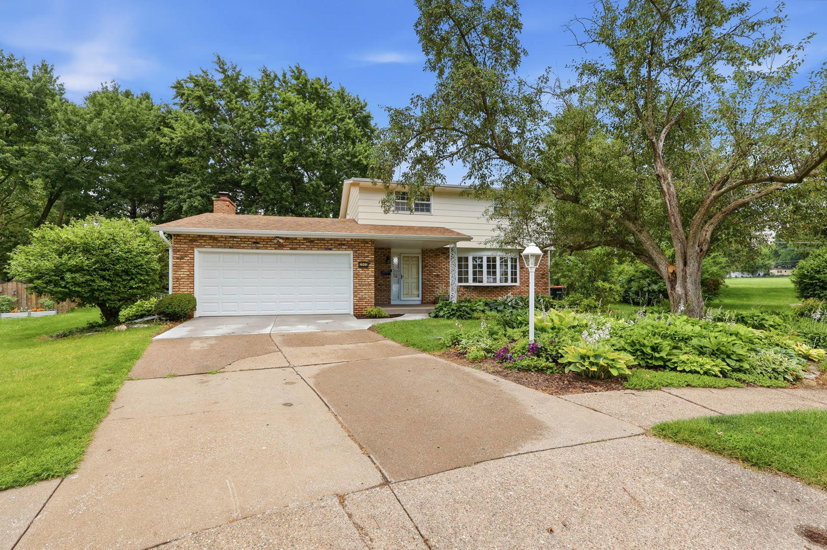 2903 Woodland Court
