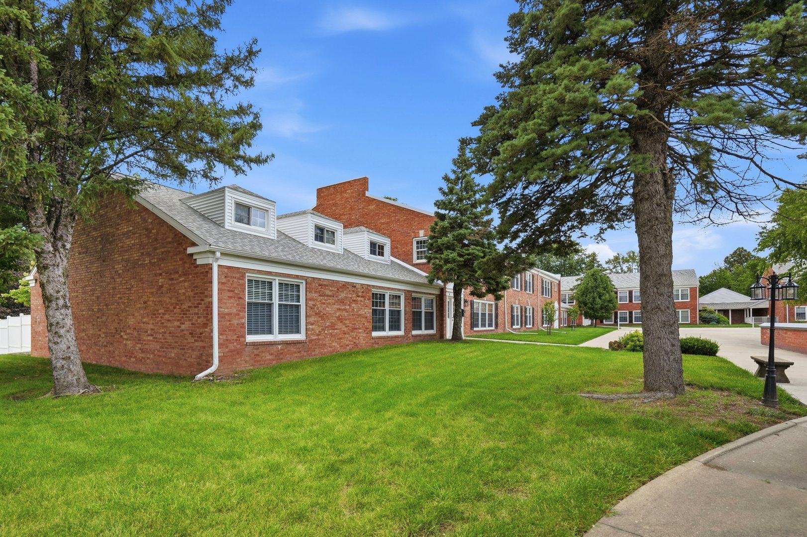 3215 E LOCUST Street Unit: 71