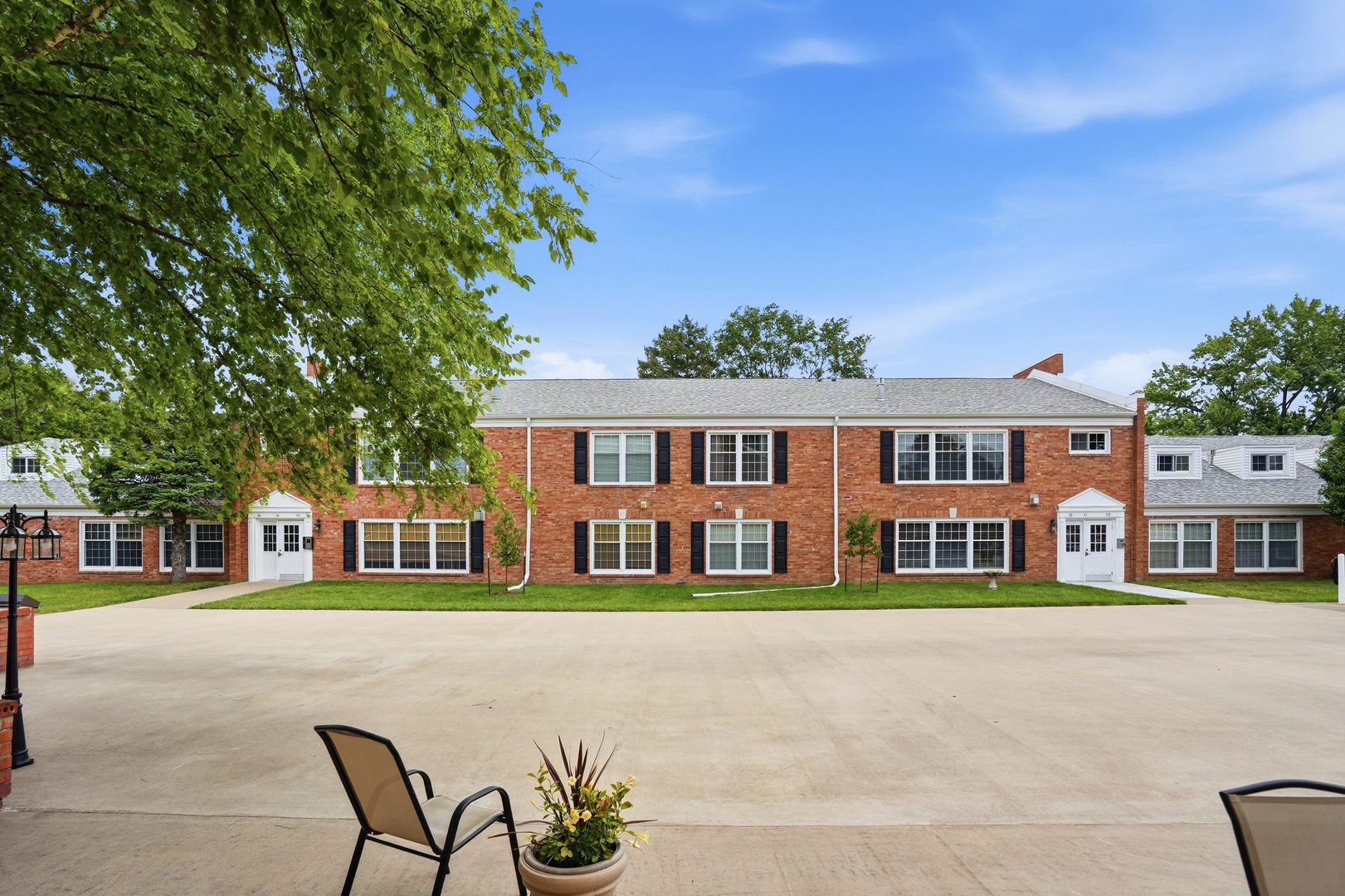 3215 E LOCUST Street Unit: 71