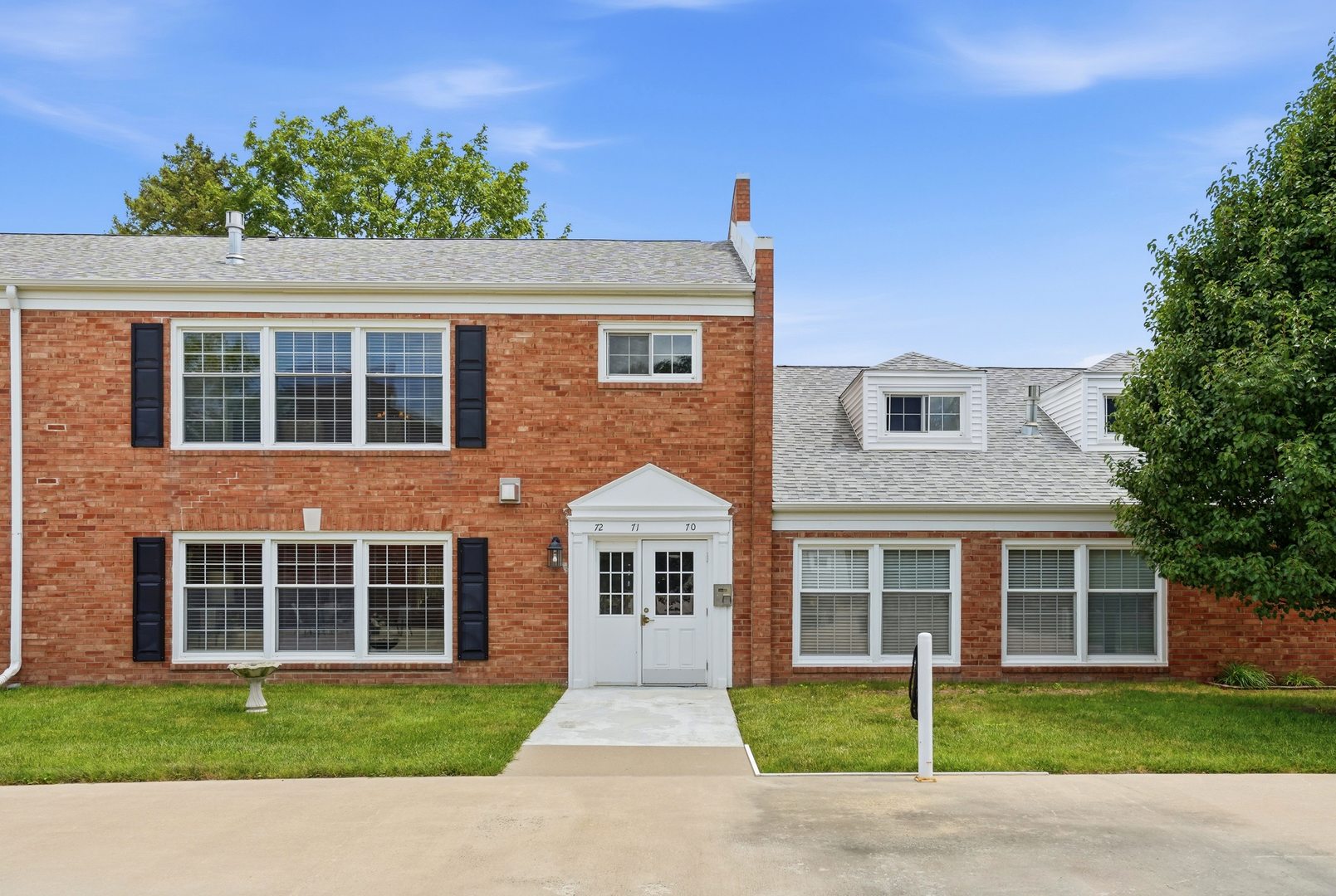 3215 E LOCUST Street Unit: 71