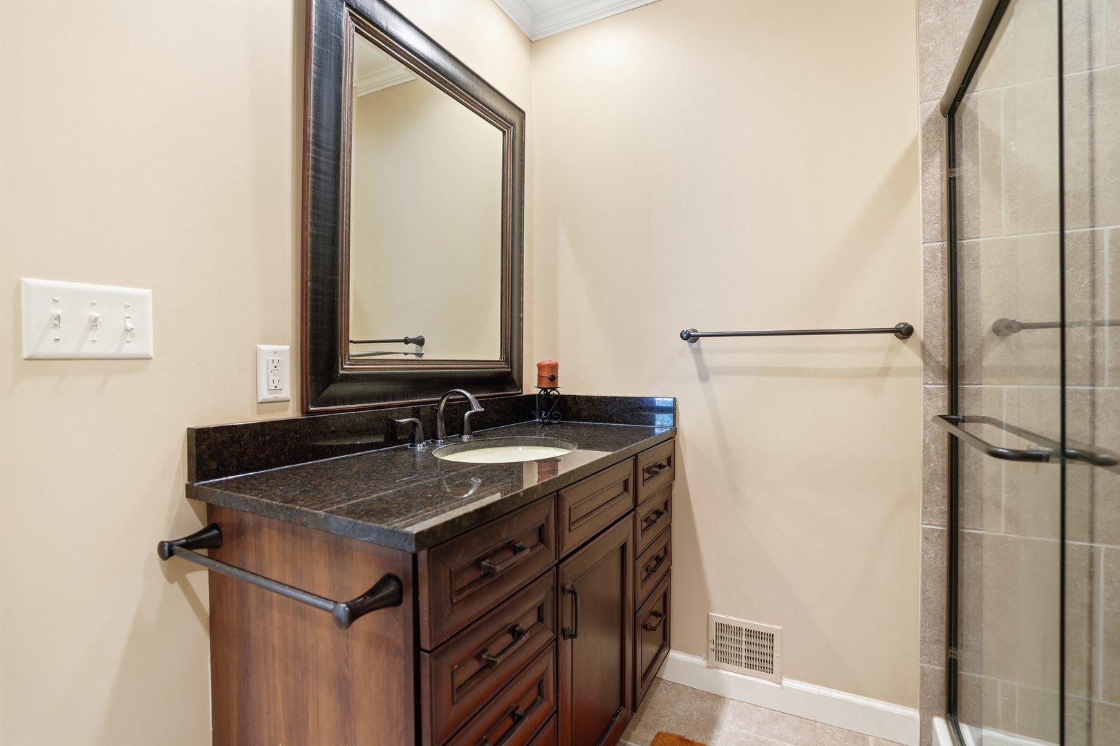 3215 E LOCUST Street Unit: 71