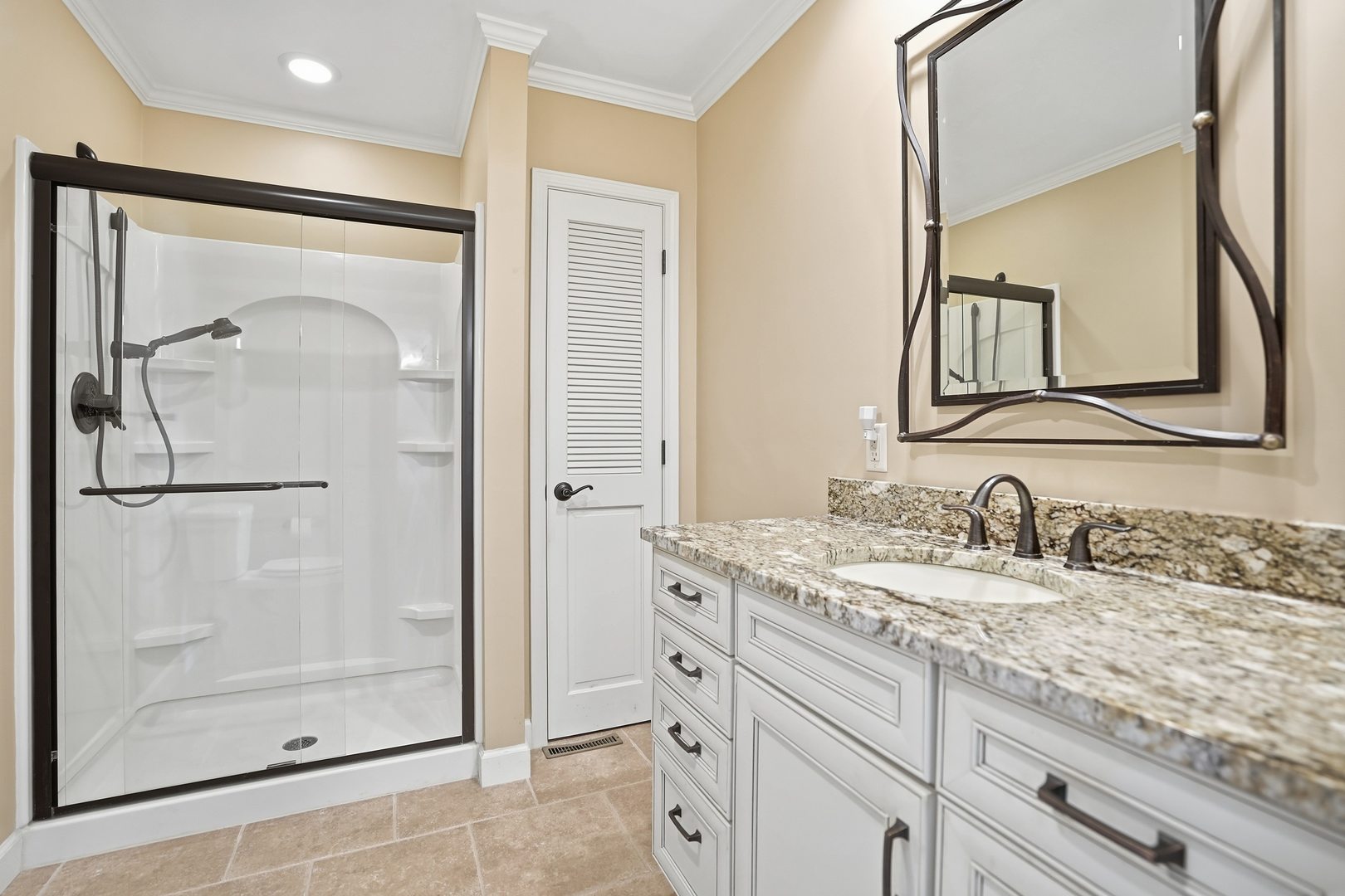 3215 E LOCUST Street Unit: 71