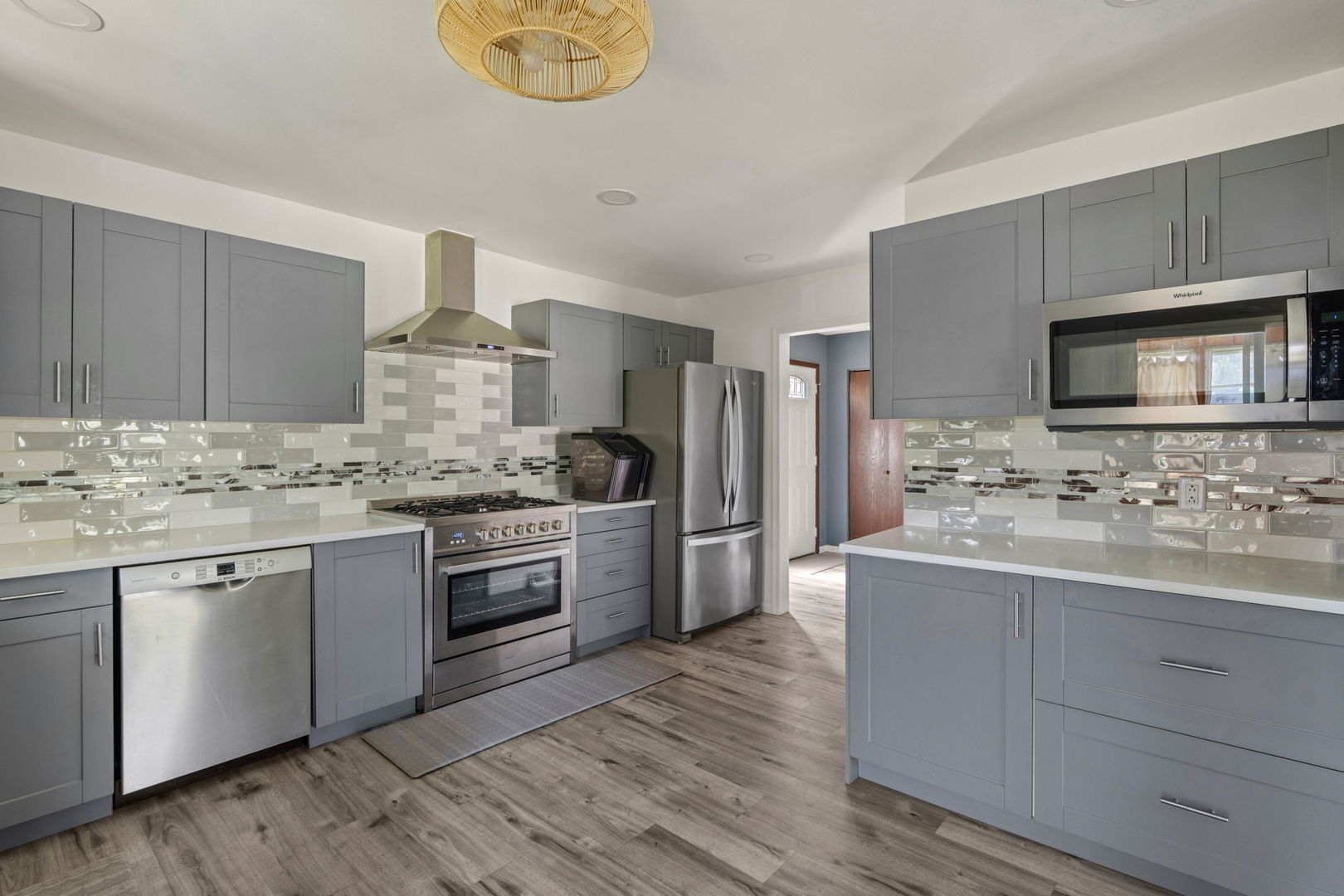 25 WOODCREST Drive