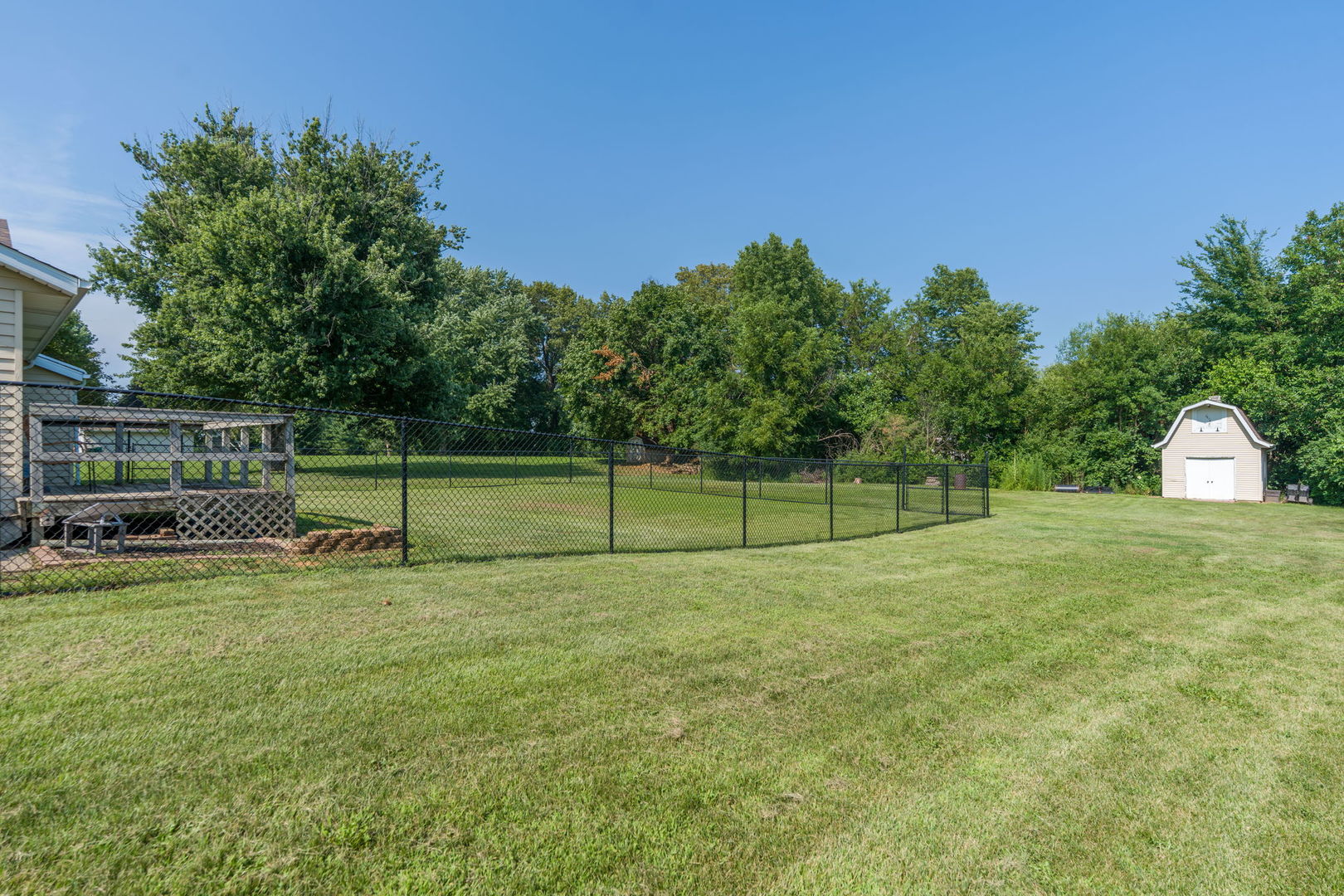 25 WOODCREST Drive