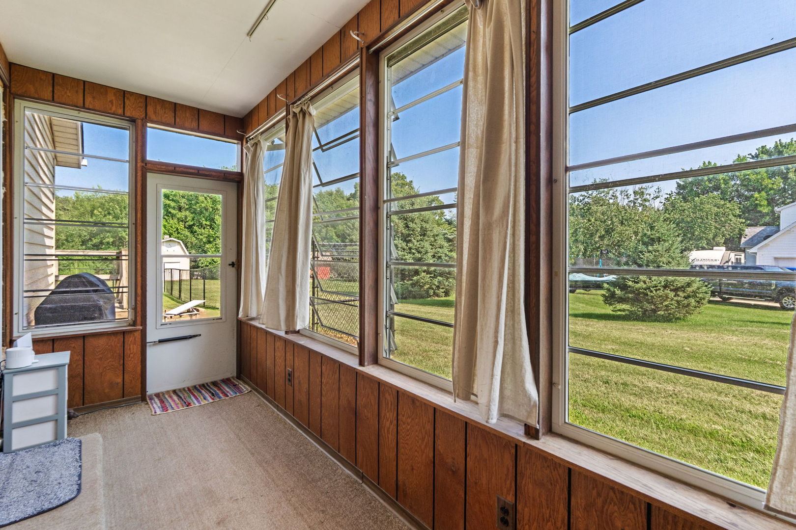 25 WOODCREST Drive