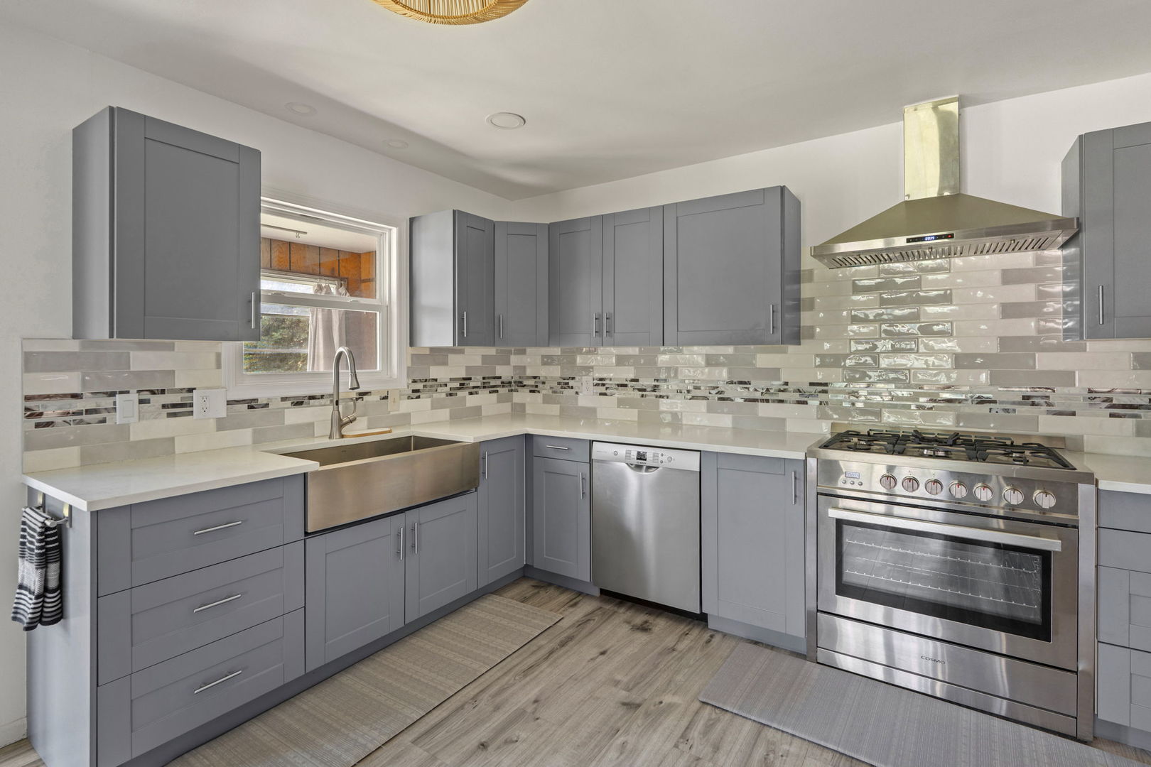 25 WOODCREST Drive