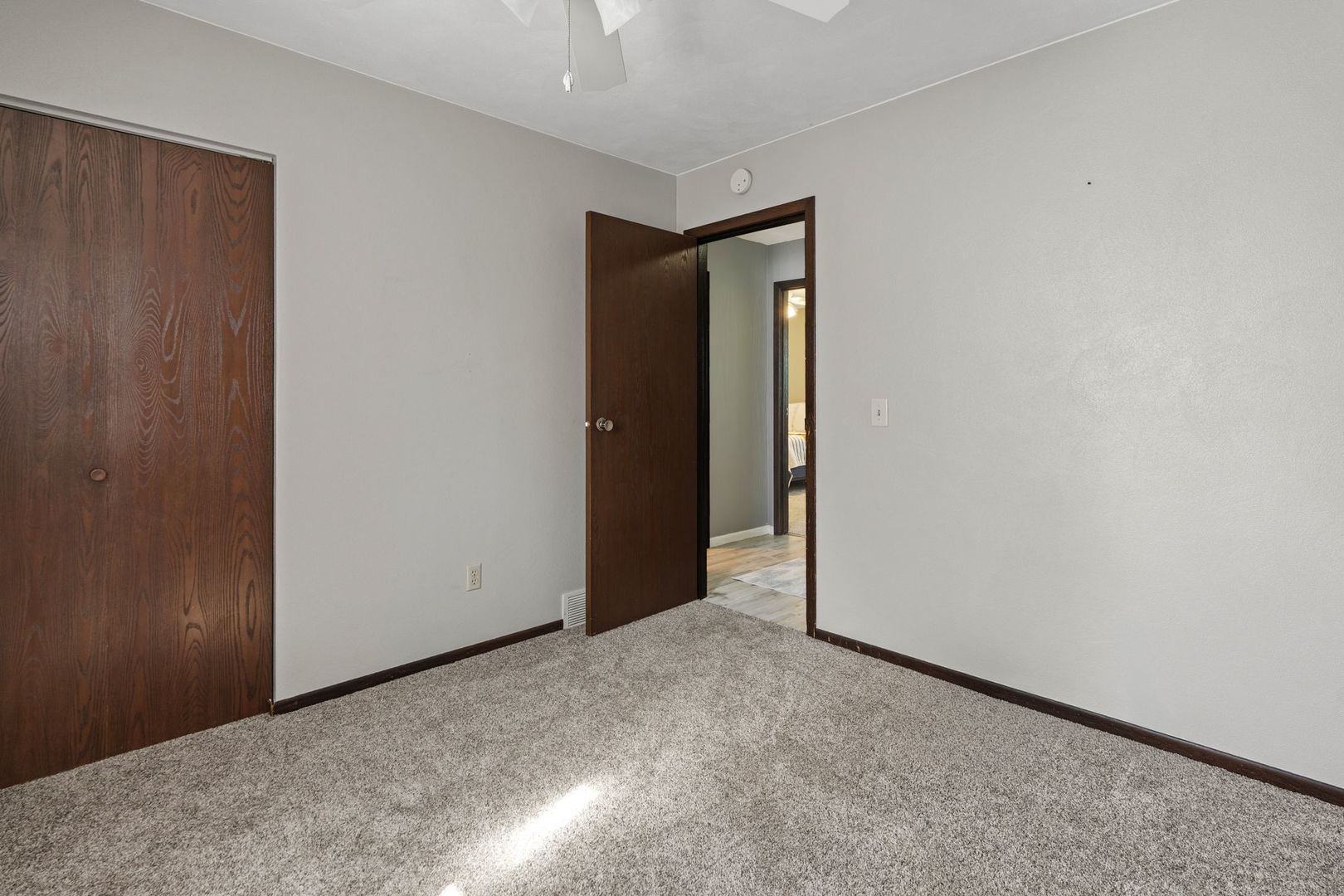 25 WOODCREST Drive