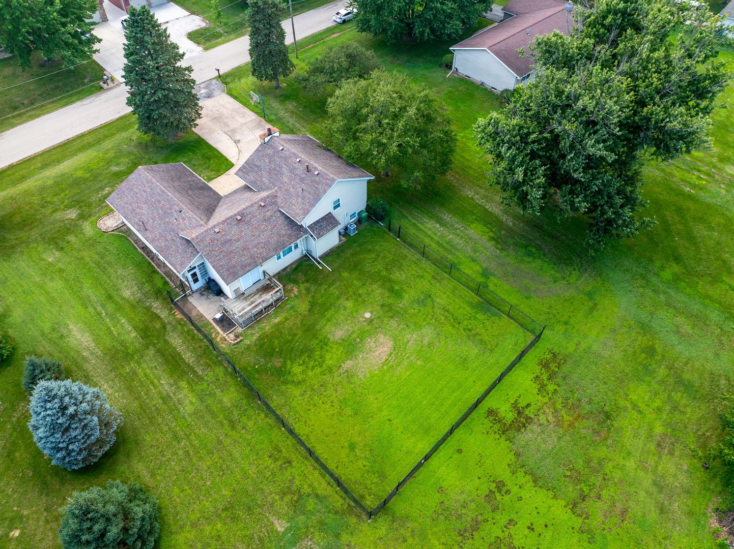 25 WOODCREST Drive